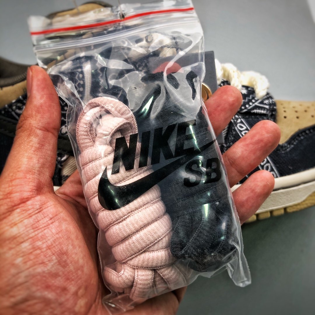 NIKE SB DUNK LOW x Travis Scott Jackboys
