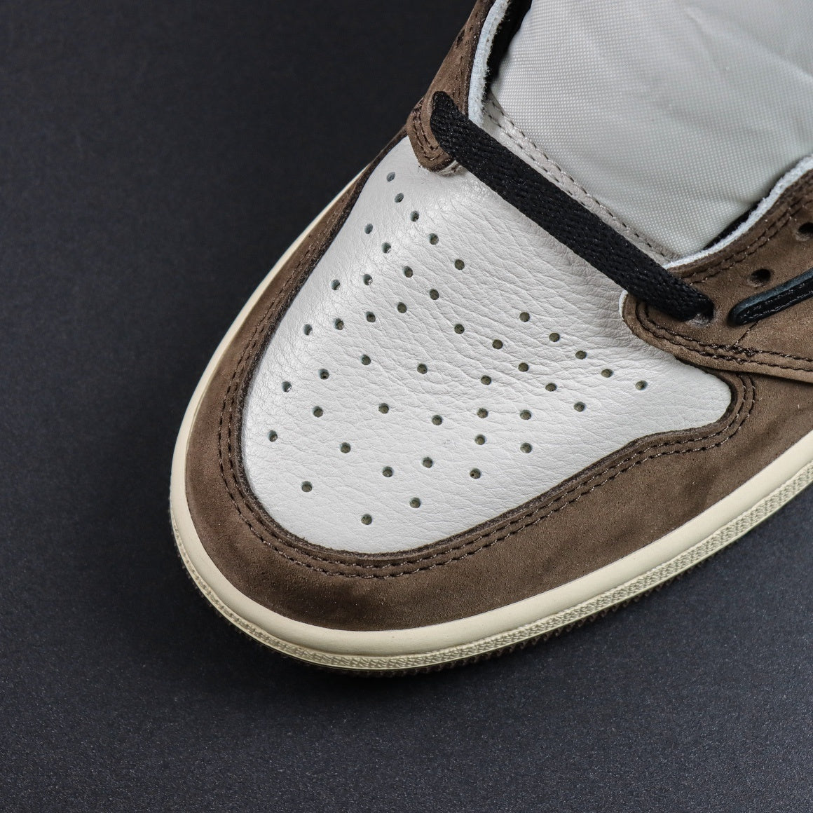 Nike Air Jordan 1 Hight Travis Scott