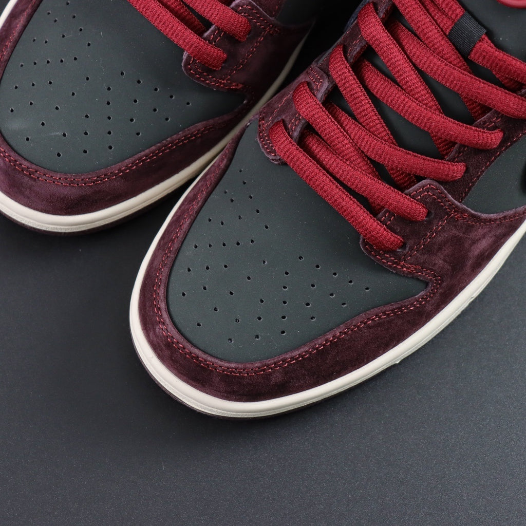 RIOT SKATESHOP X NIKE SB DUNK LOW