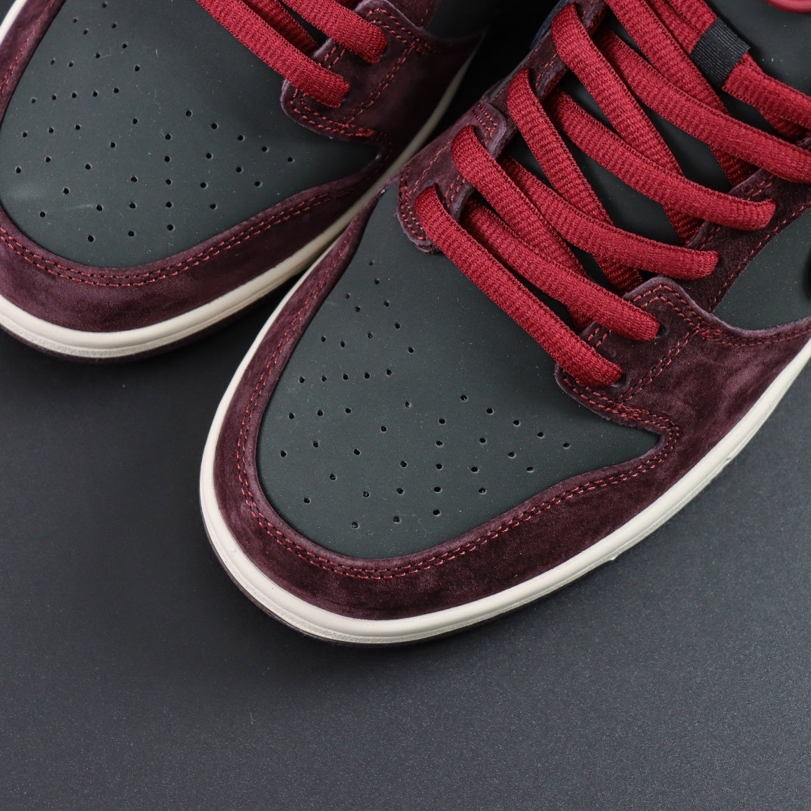 RIOT SKATESHOP X NIKE SB DUNK LOW