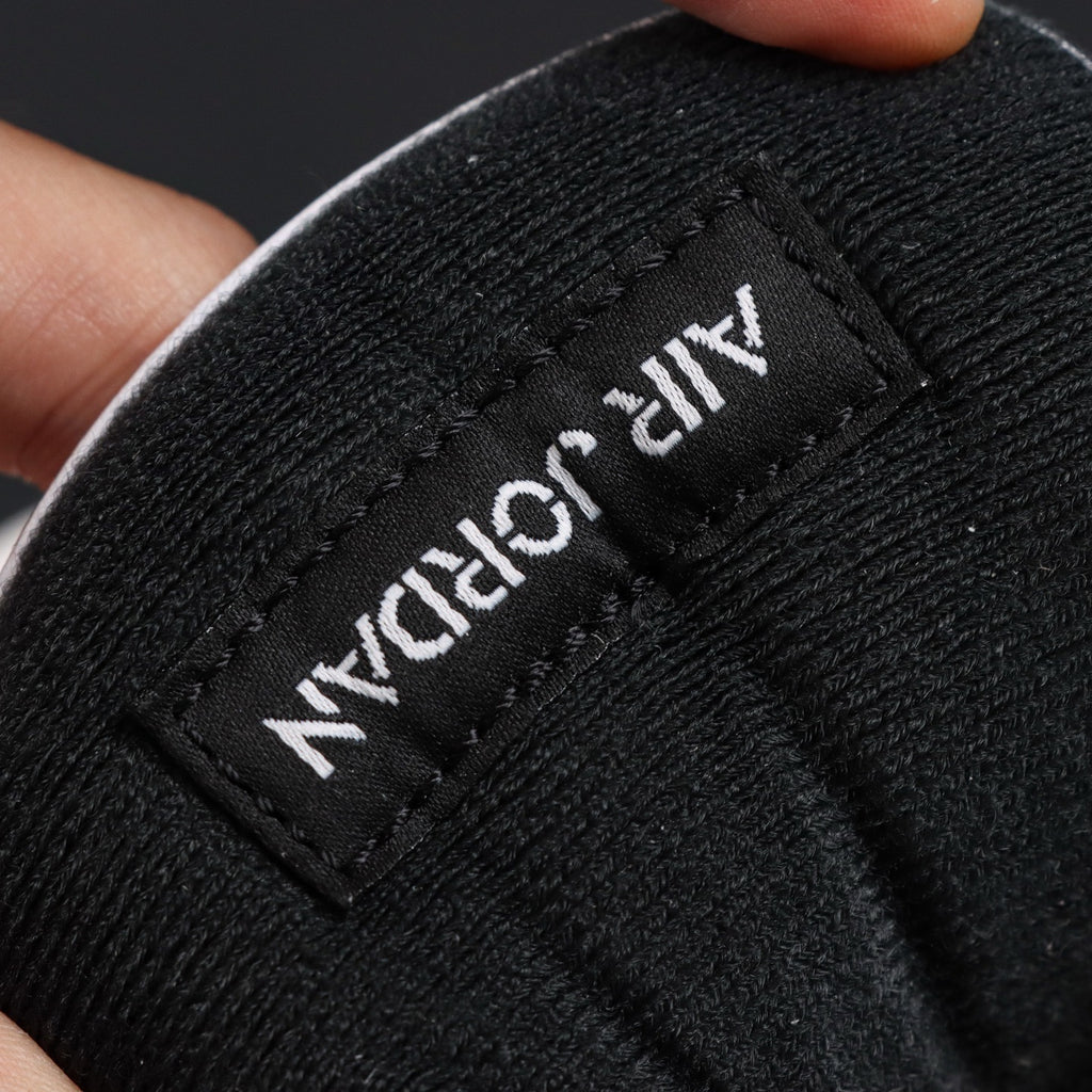 NIKE Air Jordan 4 Neutral Grey