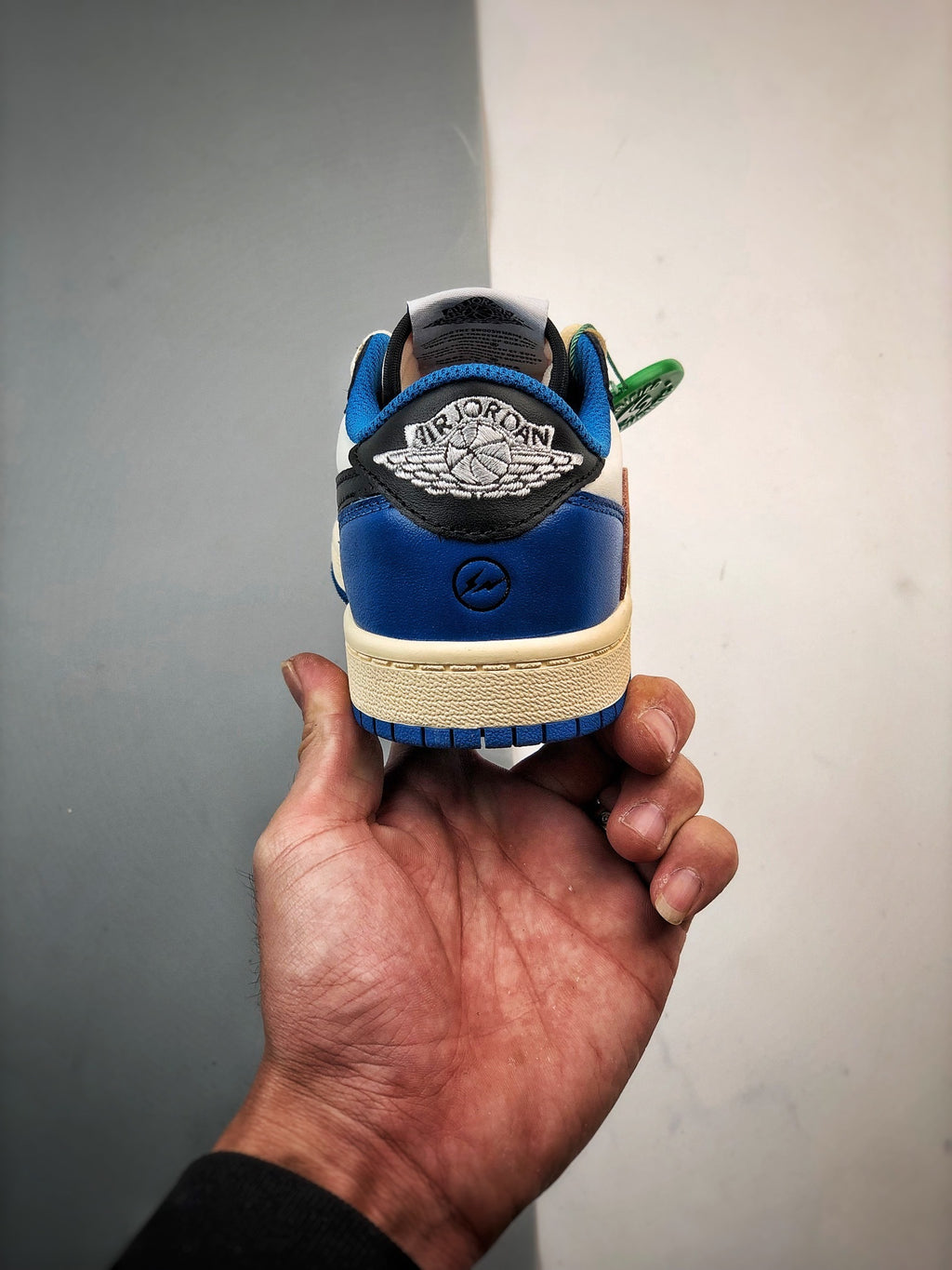 Children's TRAVIS SOCTT X FRAGMENT DESIGN X NIKE AIR JORDAN 1 LOW