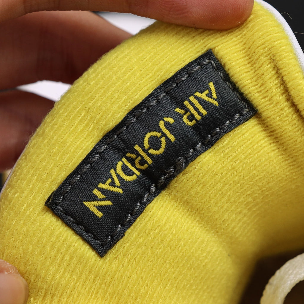 NIKE Air Jordan 4 Vivid Sulfur