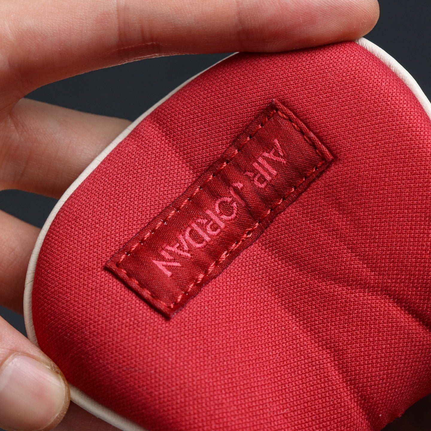 NIKE Air Jordan 4 Retro Valentine's Day