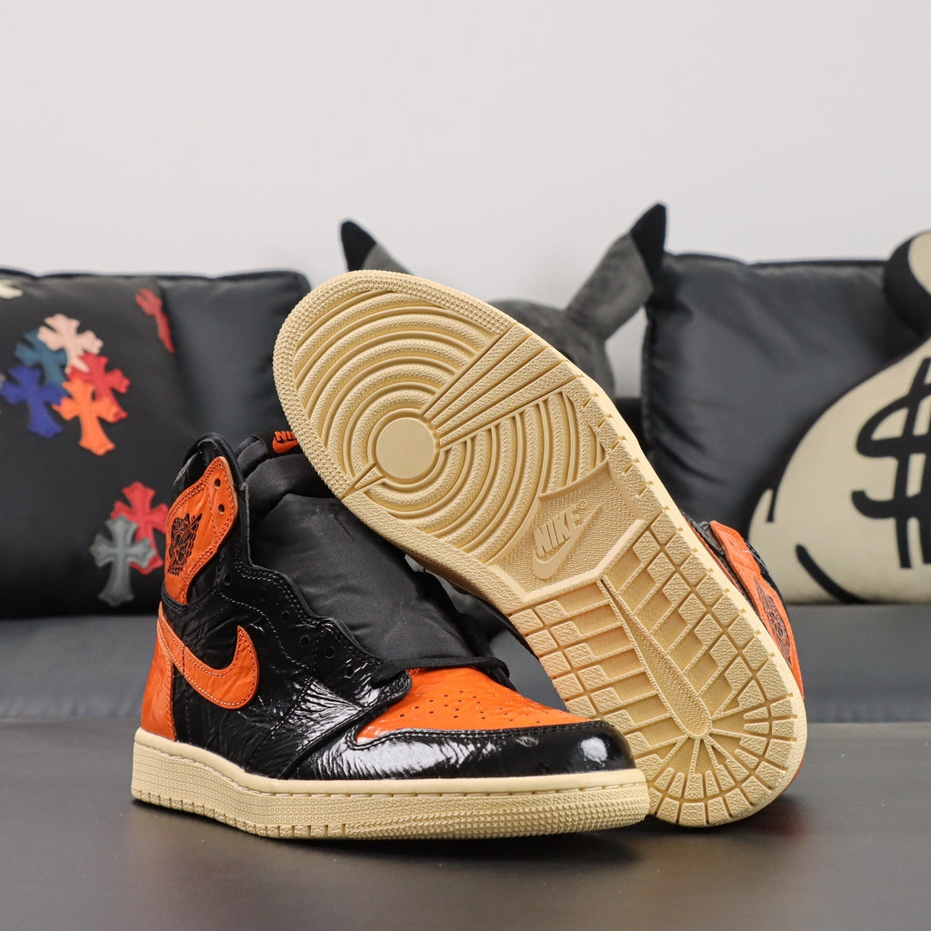 NIKE AIR JORDAN 1 RETRO HIGH OG "Shattered Backboard"