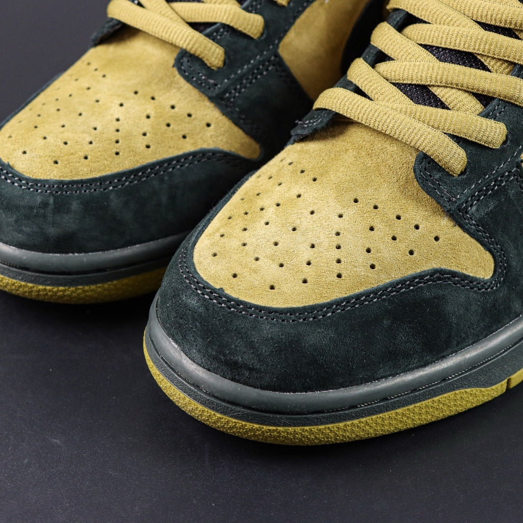 SUPREME X NIKE DUNK SB LOW