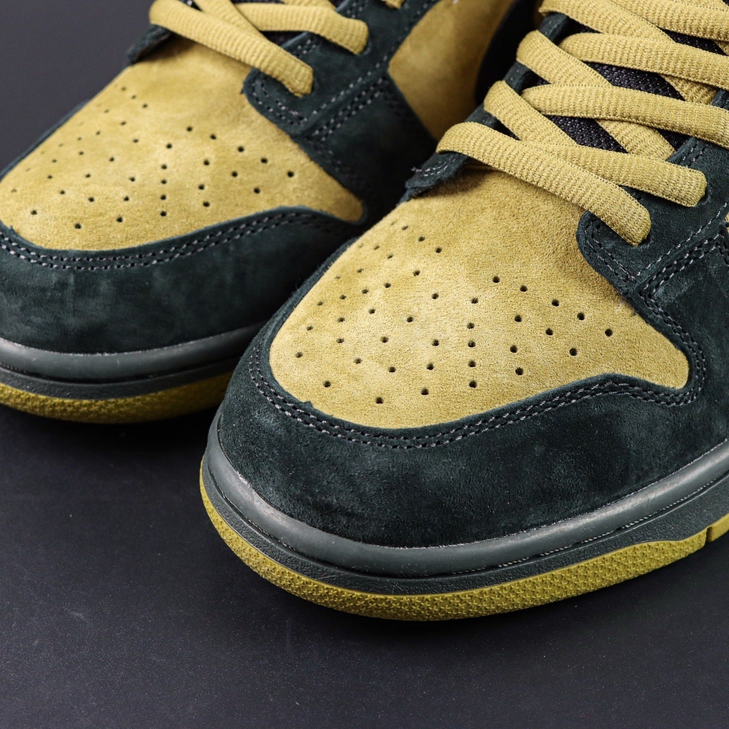 SUPREME X NIKE DUNK SB LOW