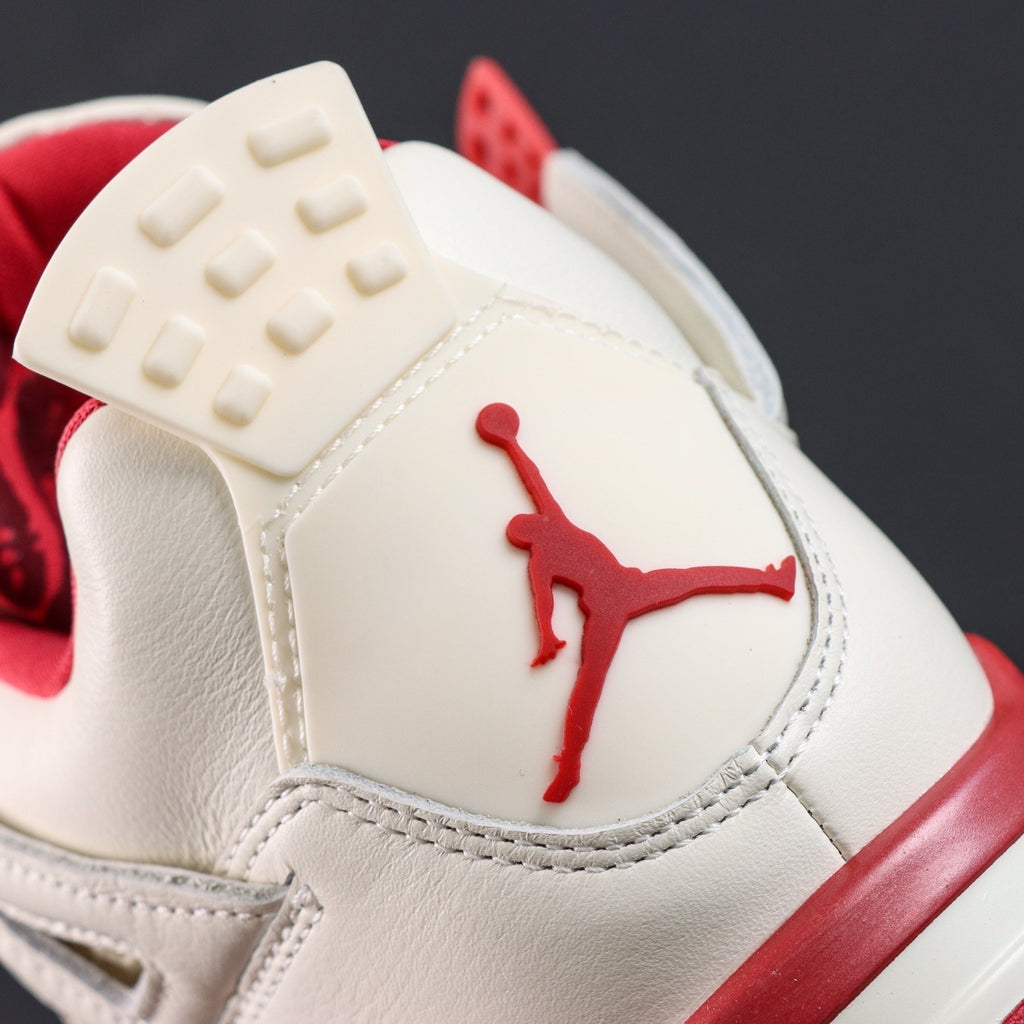 NIKE Air Jordan 4 Retro Valentine's Day