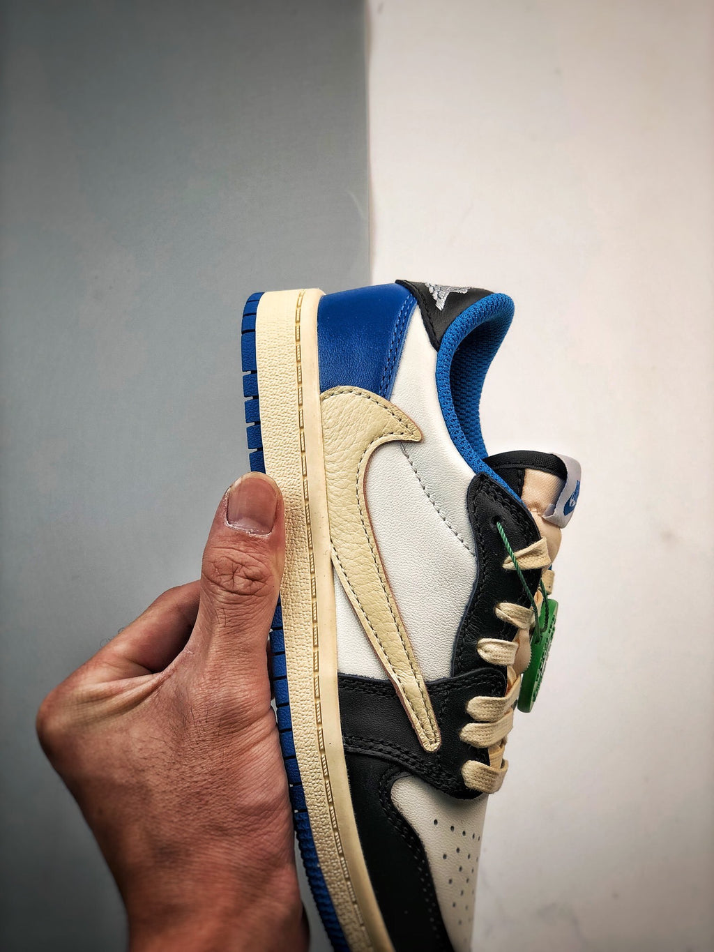 Children's TRAVIS SOCTT X FRAGMENT DESIGN X NIKE AIR JORDAN 1 LOW