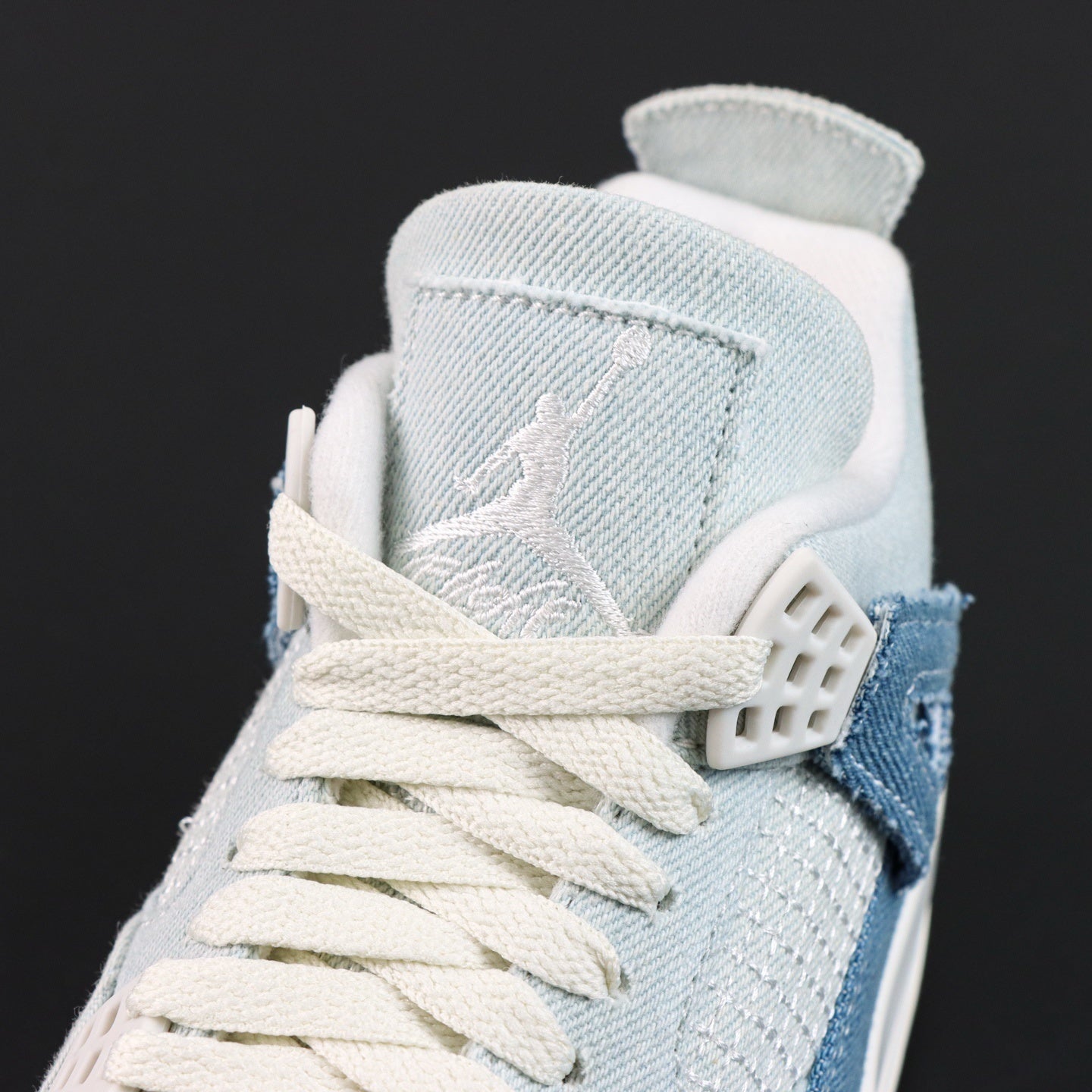 NIKE Air Jordan 4 Worn Blue