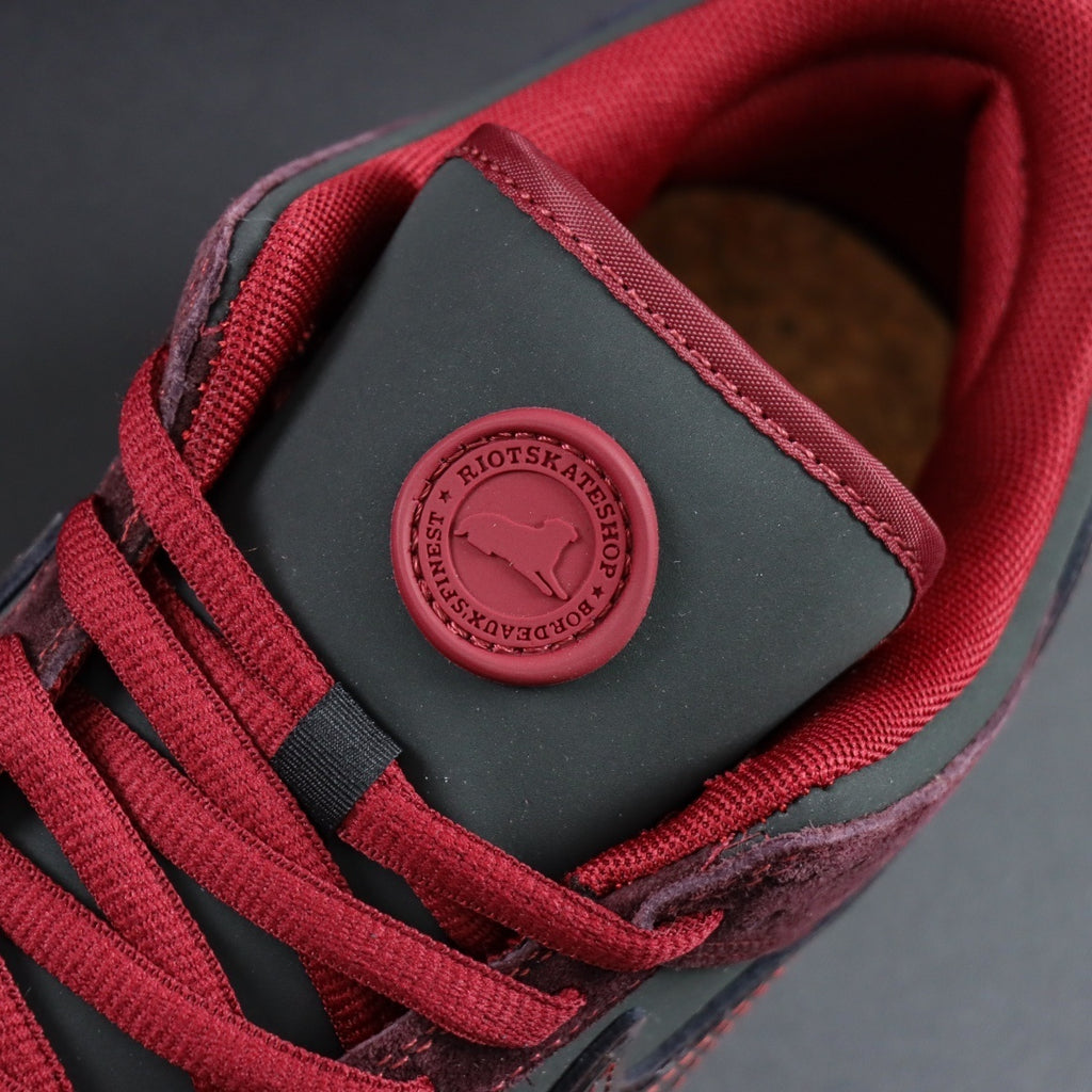 RIOT SKATESHOP X NIKE SB DUNK LOW