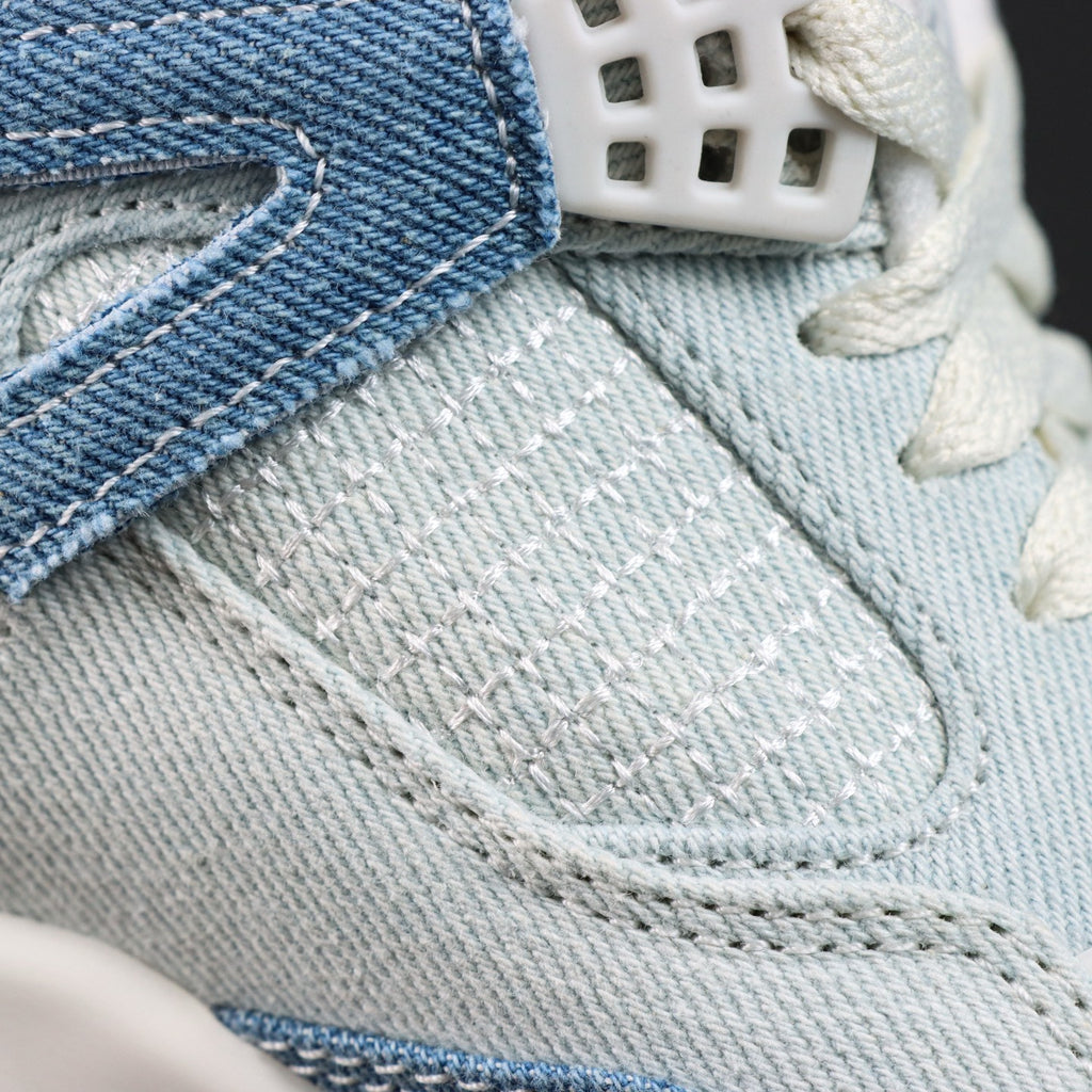 NIKE Air Jordan 4 Worn Blue