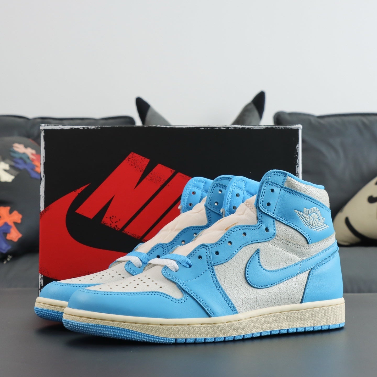 NIKE AIR JORDAN 1 UNC Reimagined