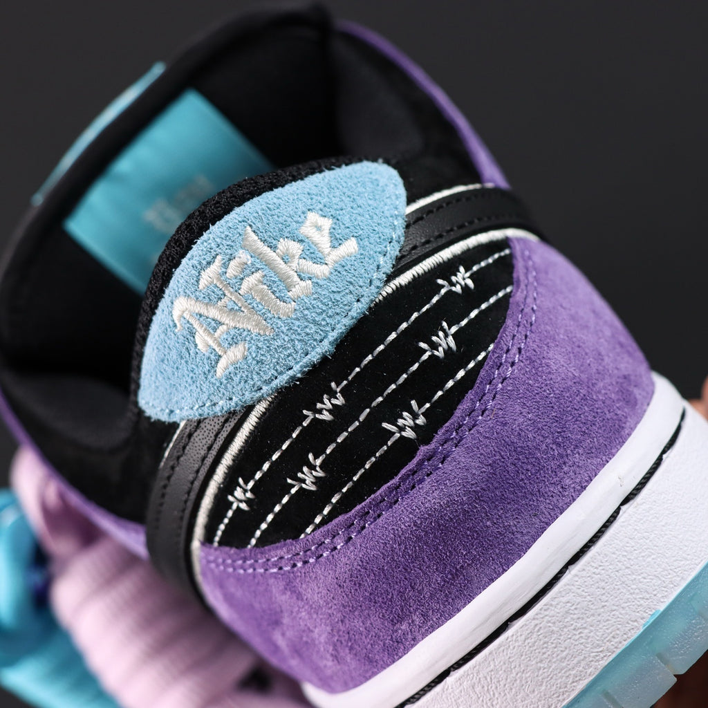 Hayley Wilson x Nike Dunk SB DUNK LOW PRO