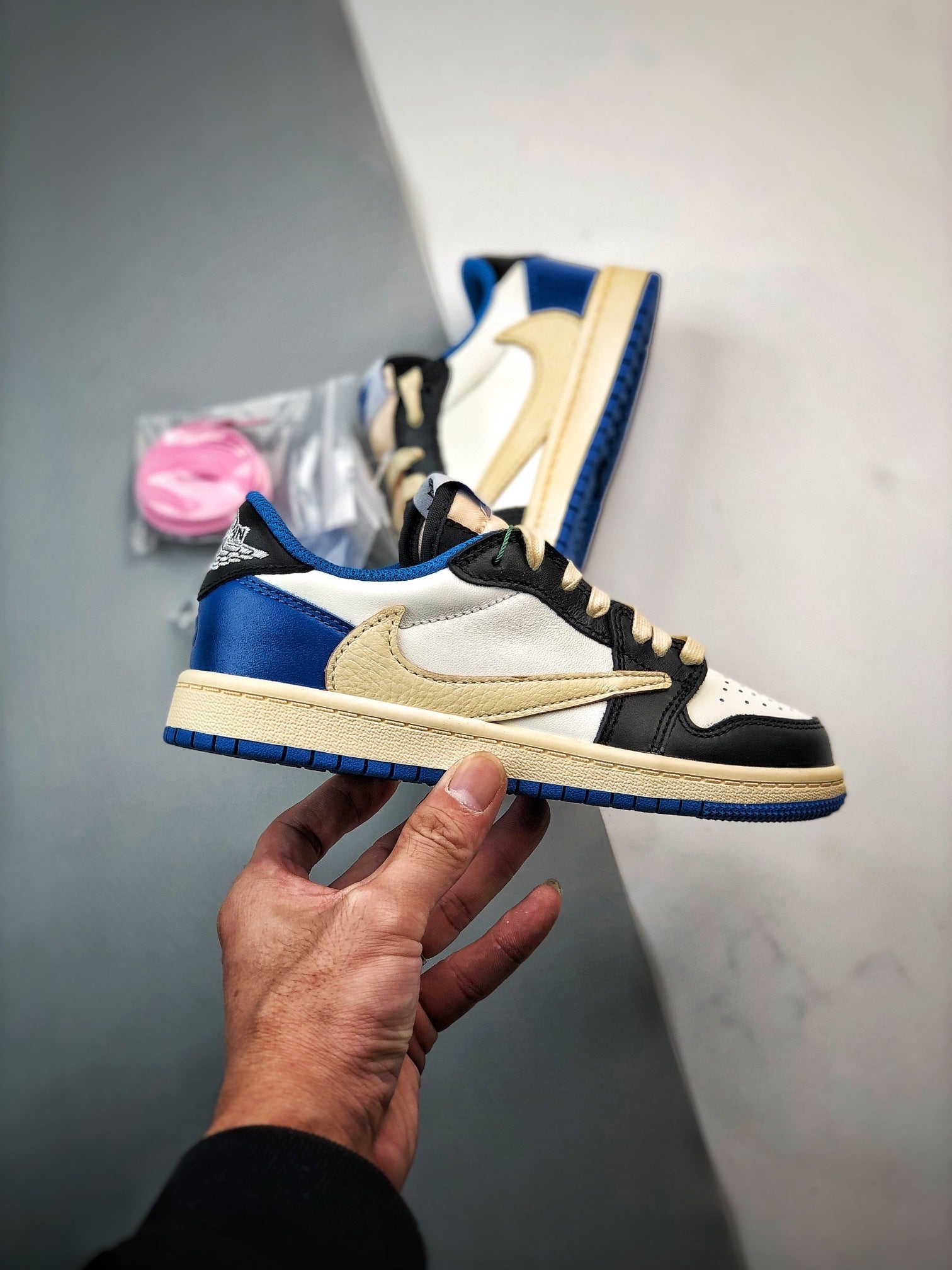 Children's TRAVIS SOCTT X FRAGMENT DESIGN X NIKE AIR JORDAN 1 LOW