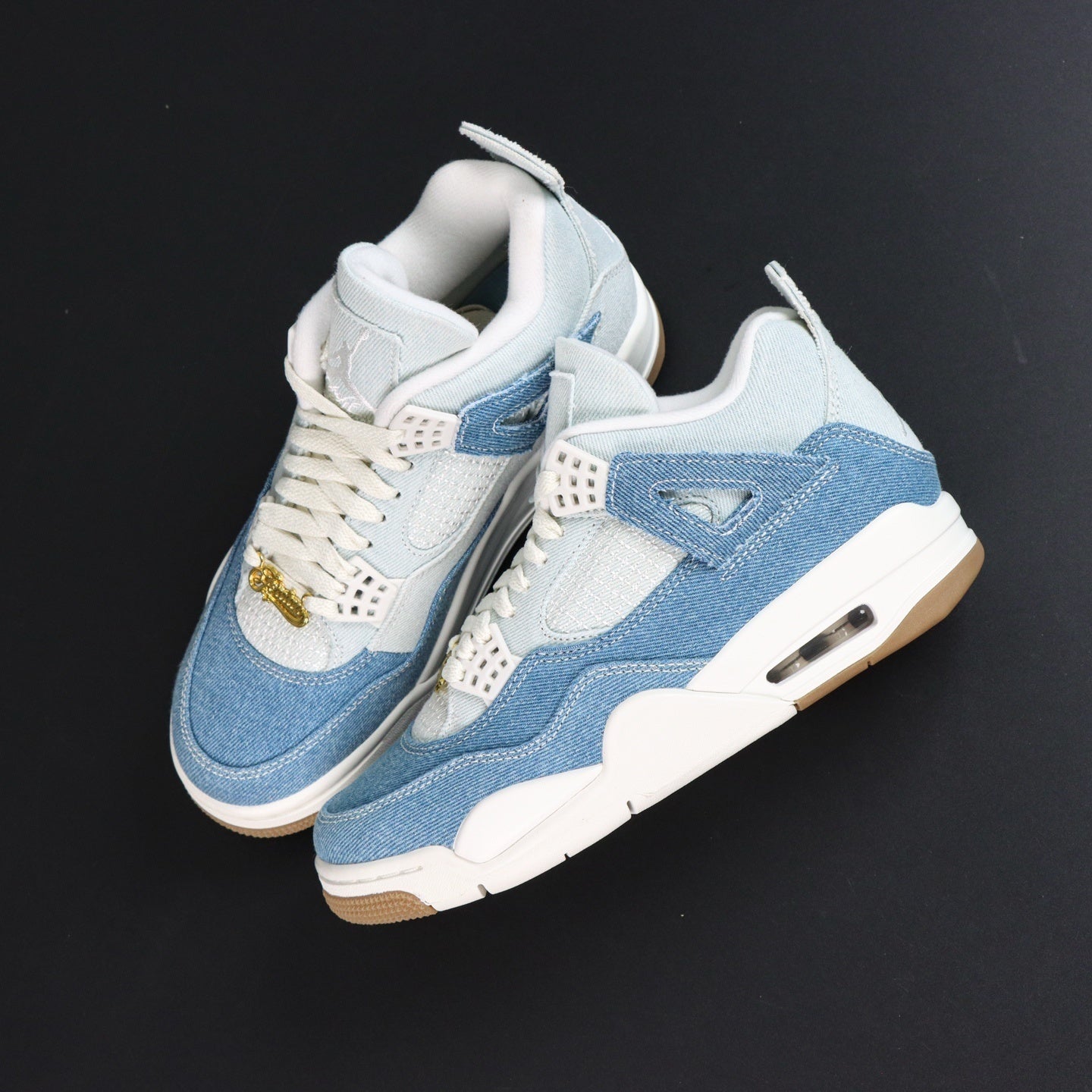 NIKE Air Jordan 4 Worn Blue