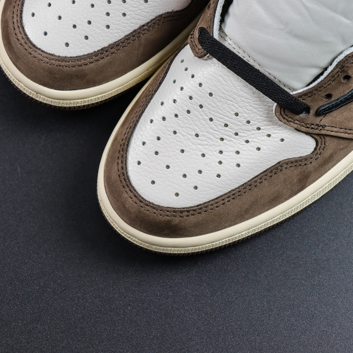 Nike Air Jordan 1 Hight Travis Scott