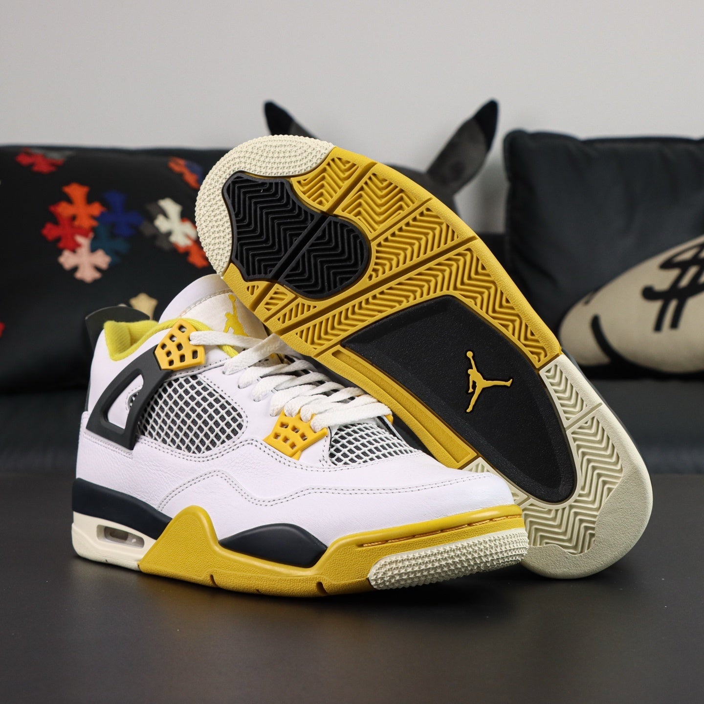 NIKE Air Jordan 4 Vivid Sulfur
