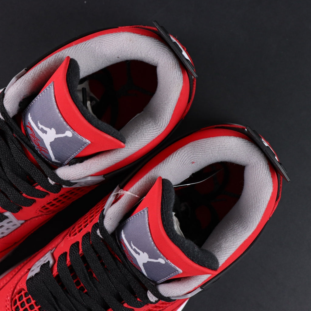 NIKE Air Jordan 4 Retro Toro Bravo