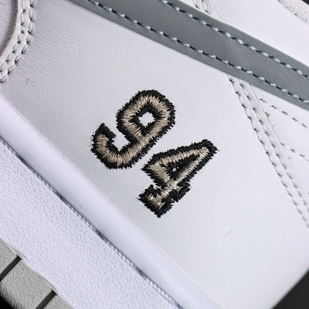 SUPREME X NIKE DUNK SB LOW