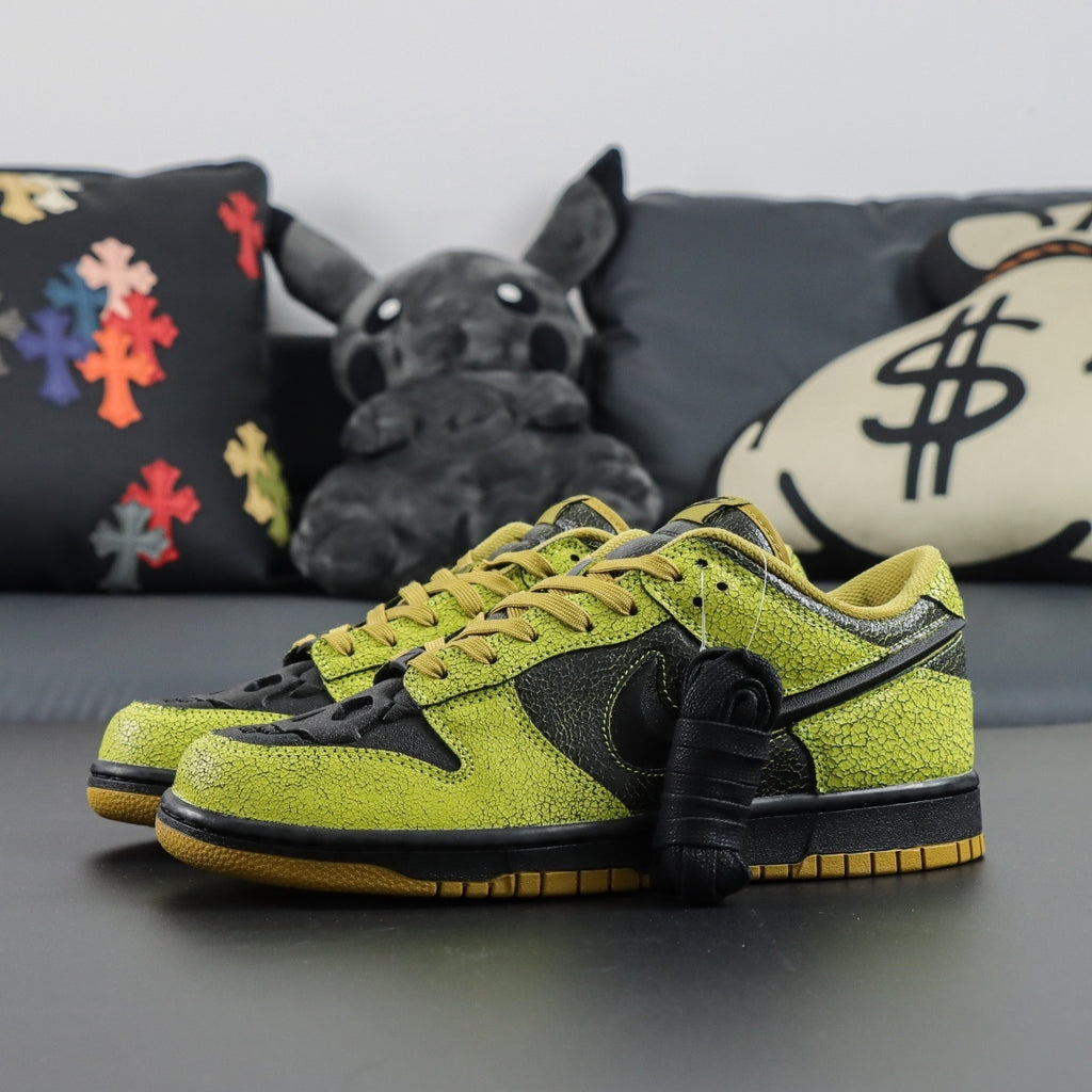 NIKE DUNK LOW HALLOWEEN