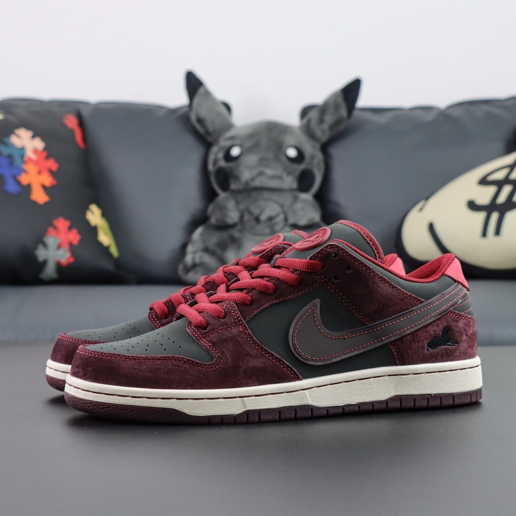 RIOT SKATESHOP X NIKE SB DUNK LOW