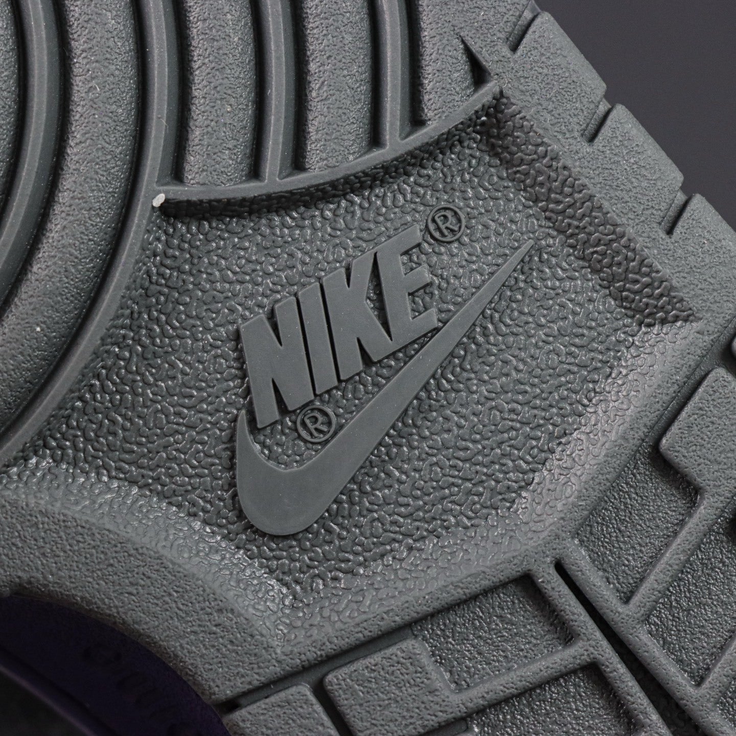 SUPREME X NIKE DUNK SB LOW