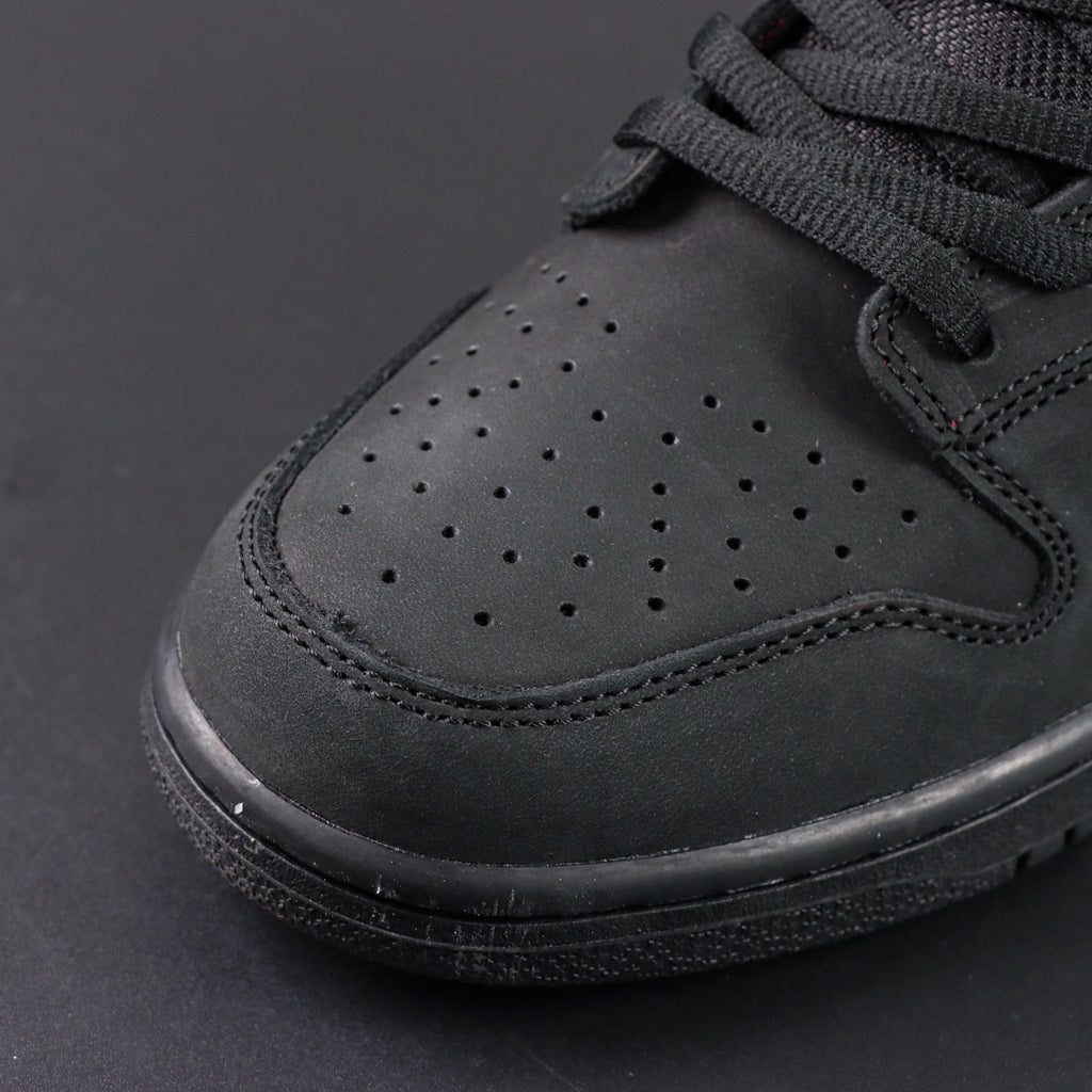 SUPREME X NIKE DUNK SB LOW