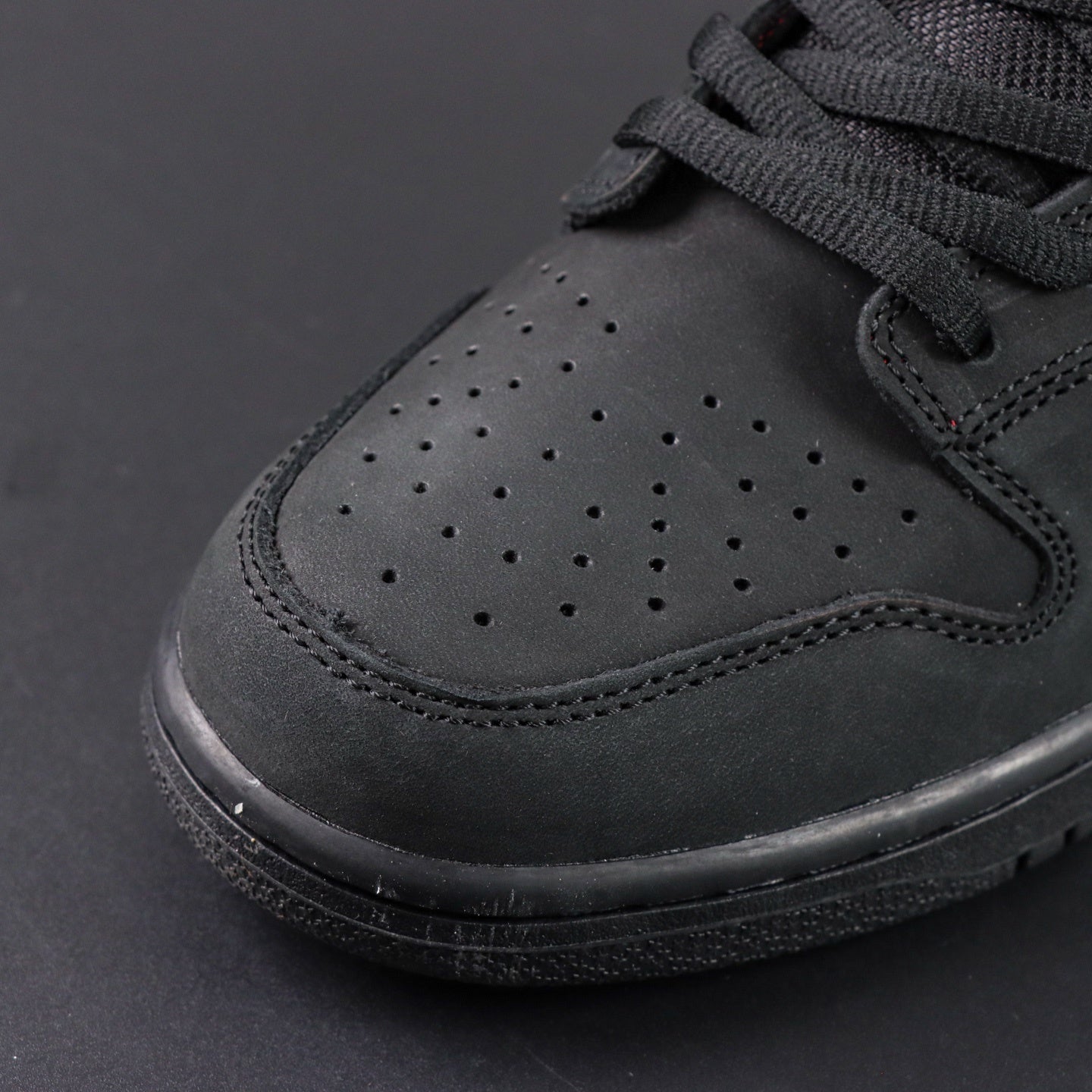 SUPREME X NIKE DUNK SB LOW