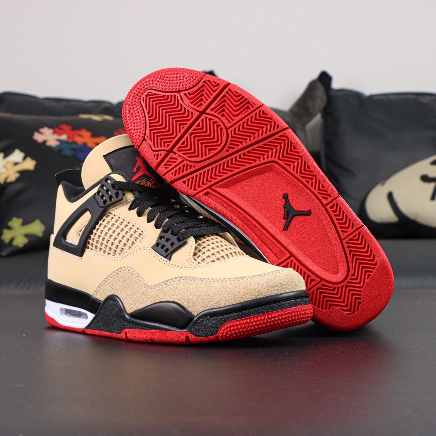 NIKE Air Jordan 4 Retro Pizza