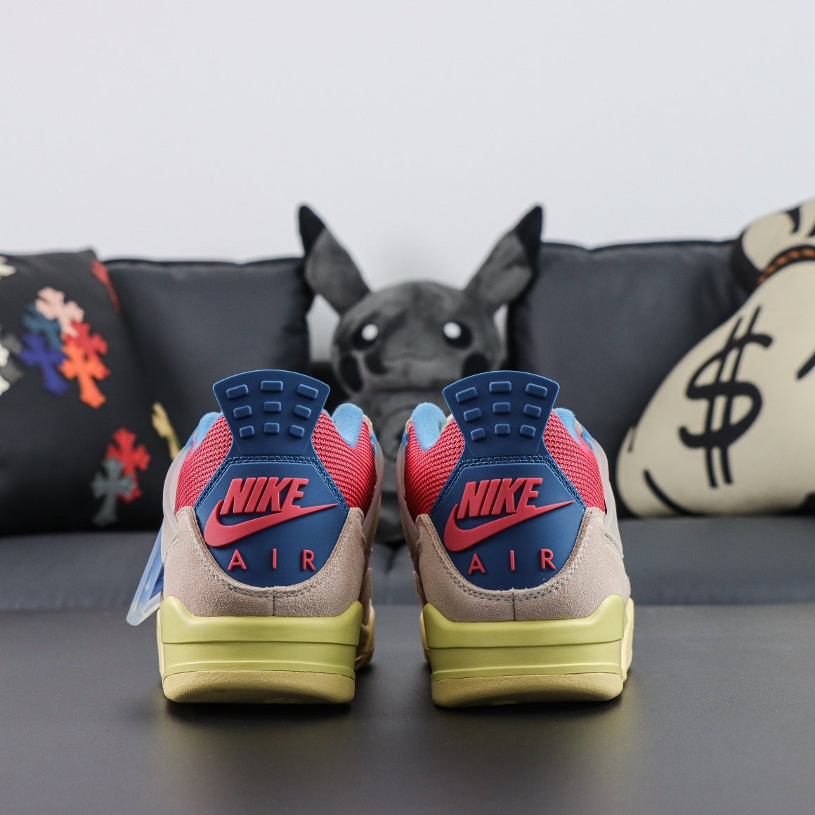 NIKE Air Jordan 4 X Union Guava Ice