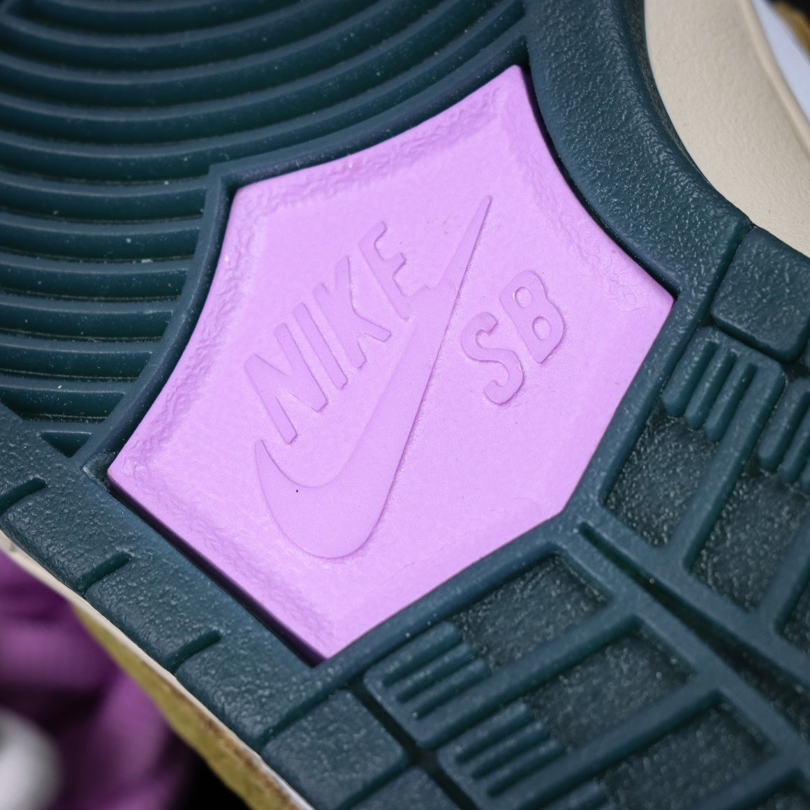 Alexis Sablone x NIKE Dunk SB Low