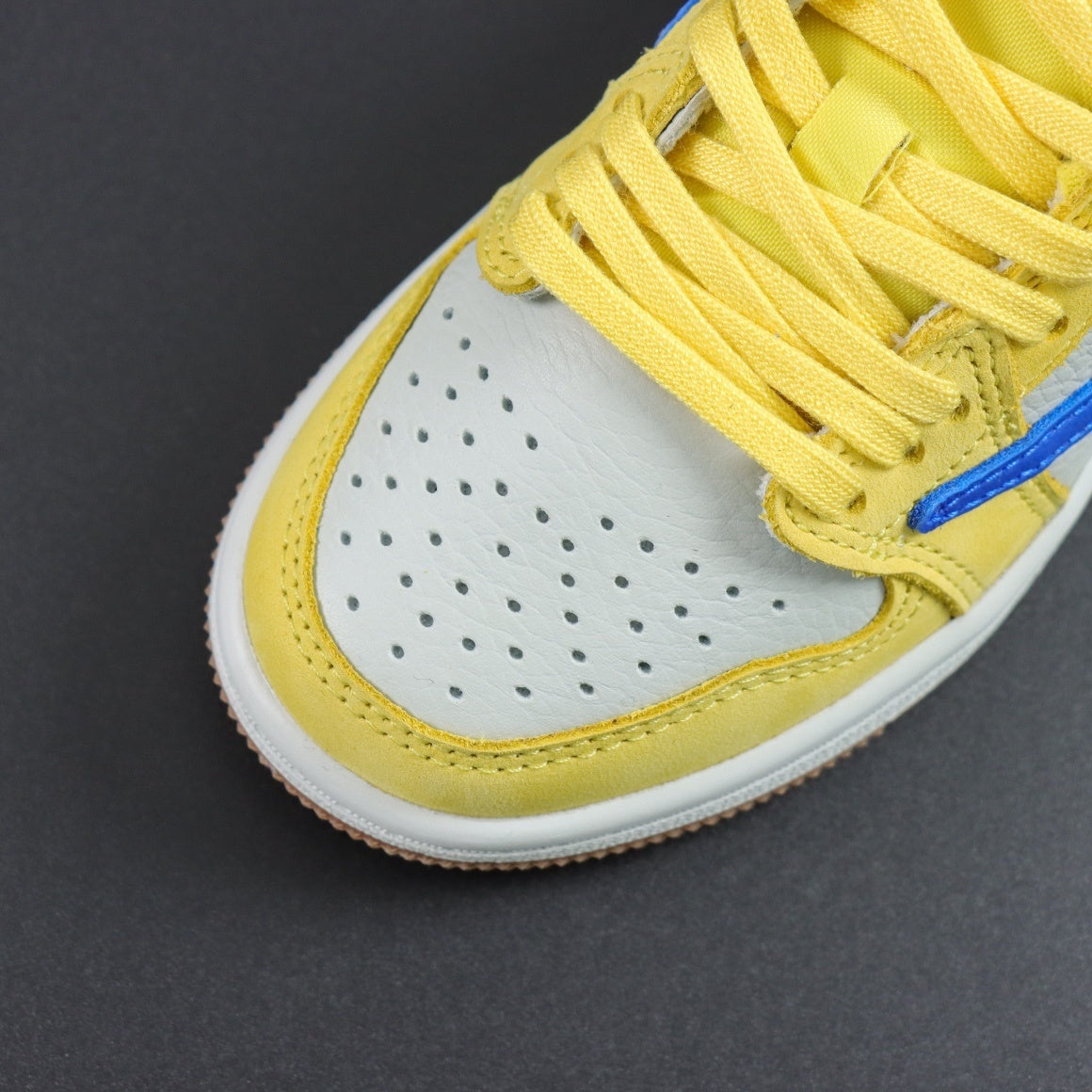 Children's Travis Scott x NIKE AIR JORDAN 1 LOW CANARY