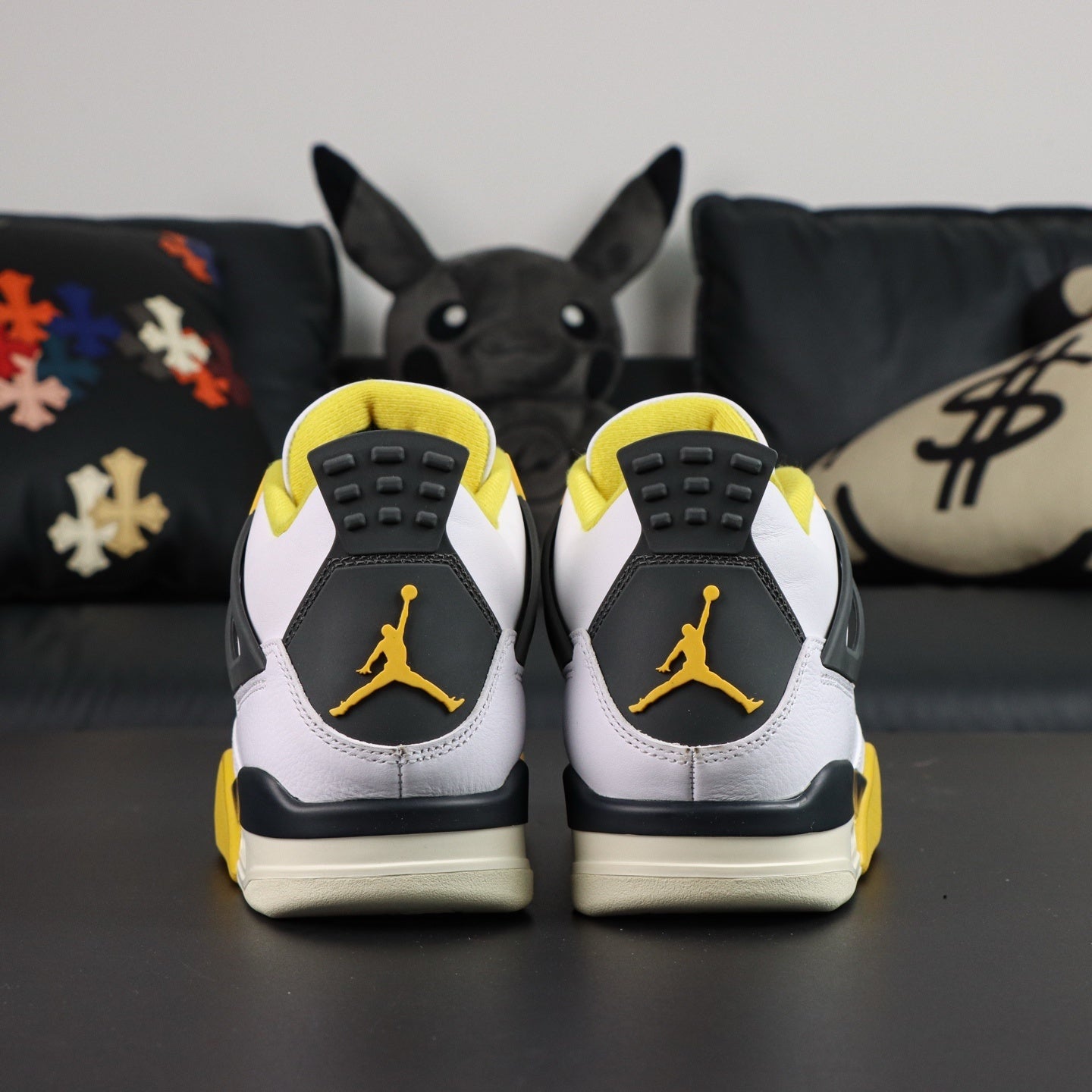 NIKE Air Jordan 4 Vivid Sulfur