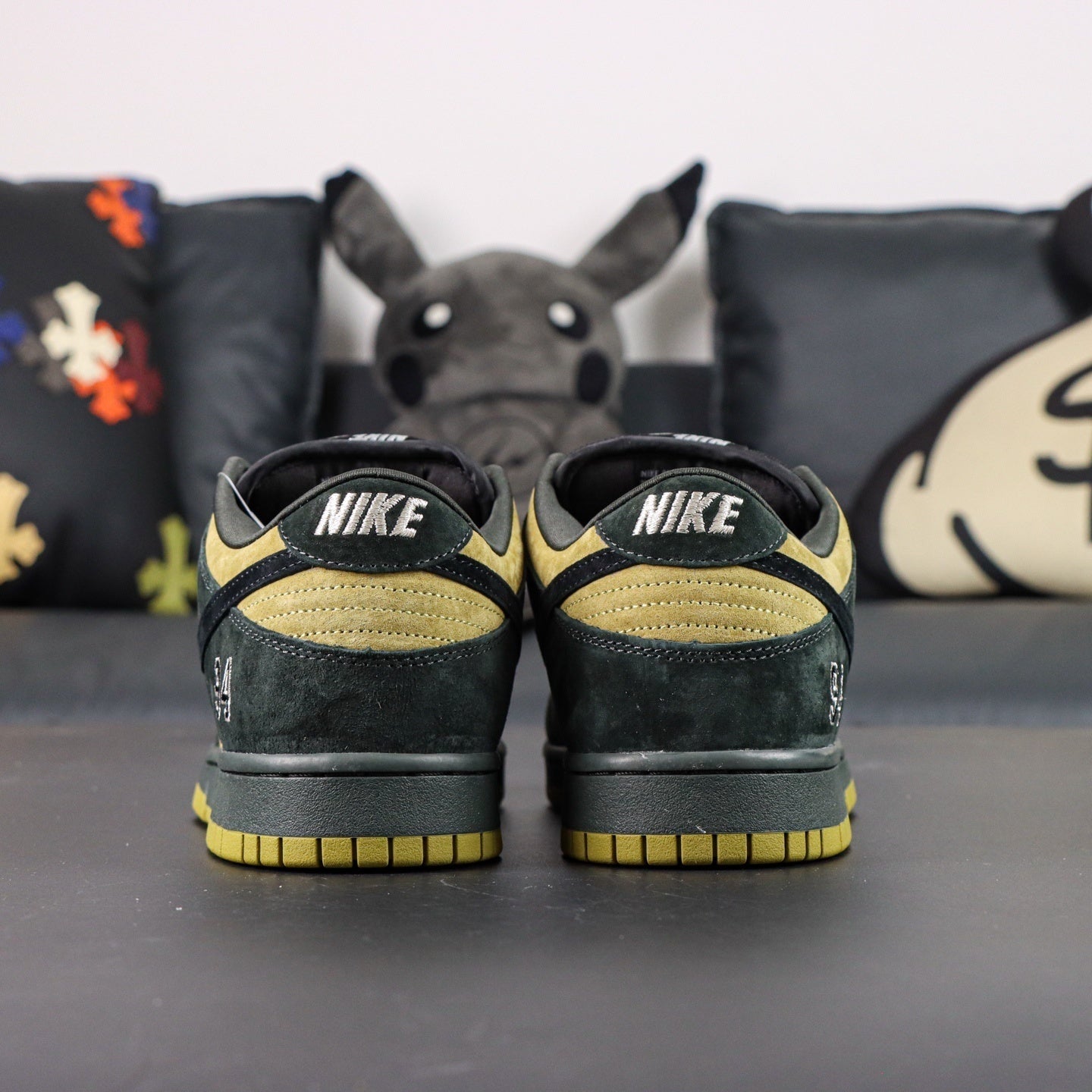 SUPREME X NIKE DUNK SB LOW