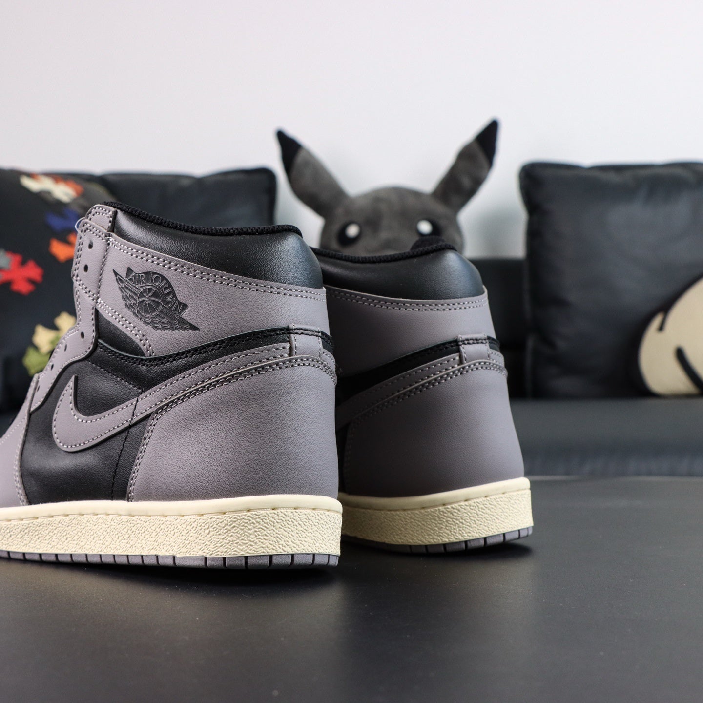 NIKE AIR JORDAN 1 HI 85 REVERSE SHADOW