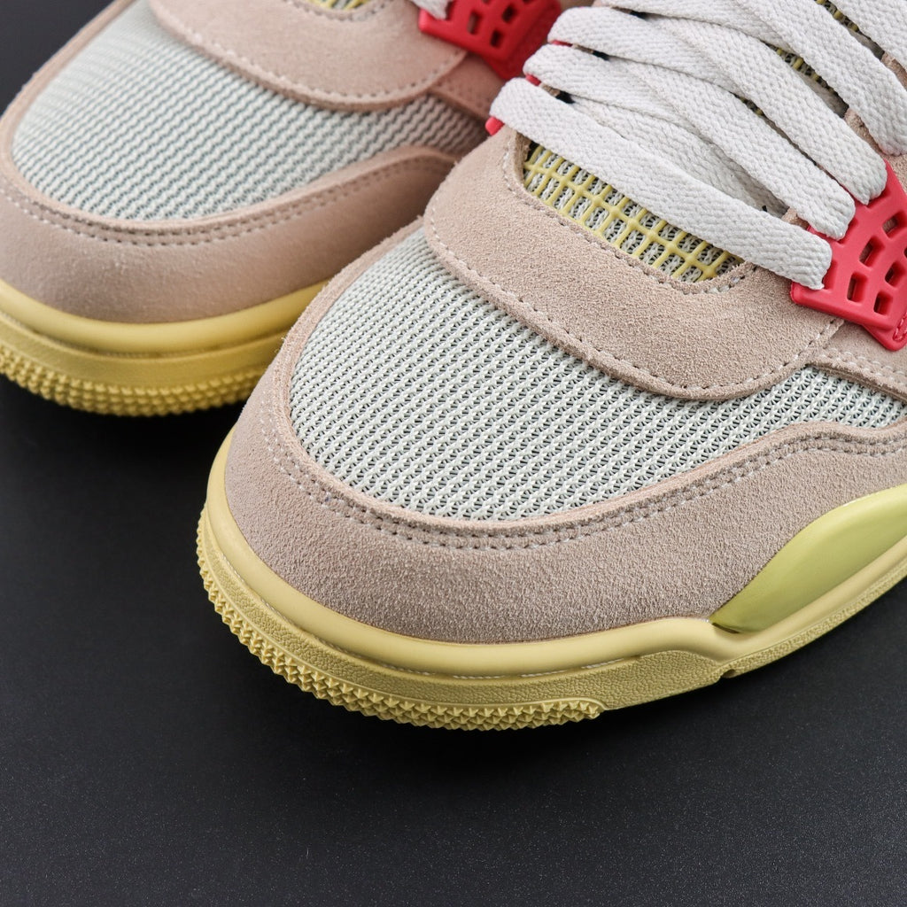 NIKE Air Jordan 4 X Union Guava Ice