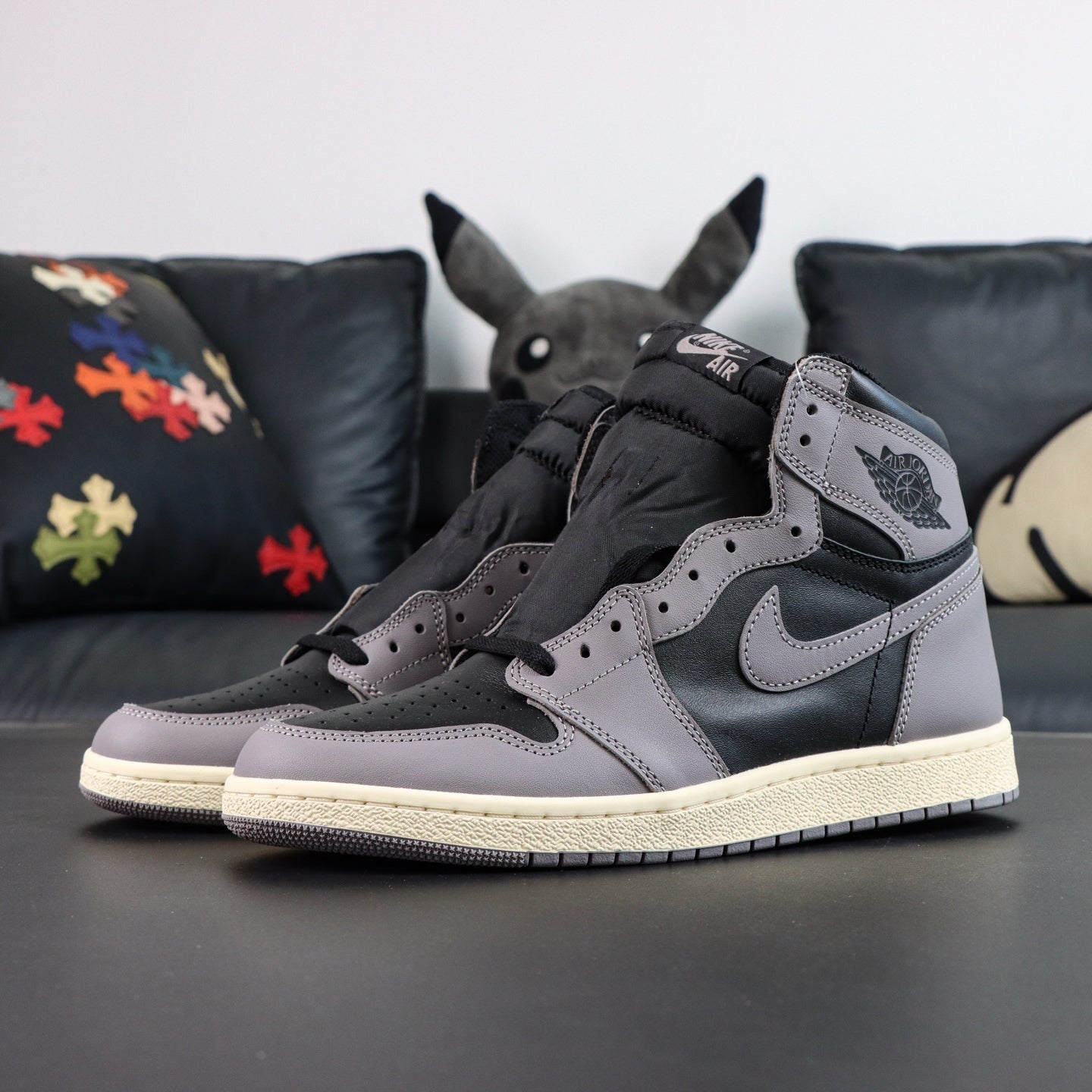 NIKE AIR JORDAN 1 HI 85 REVERSE SHADOW