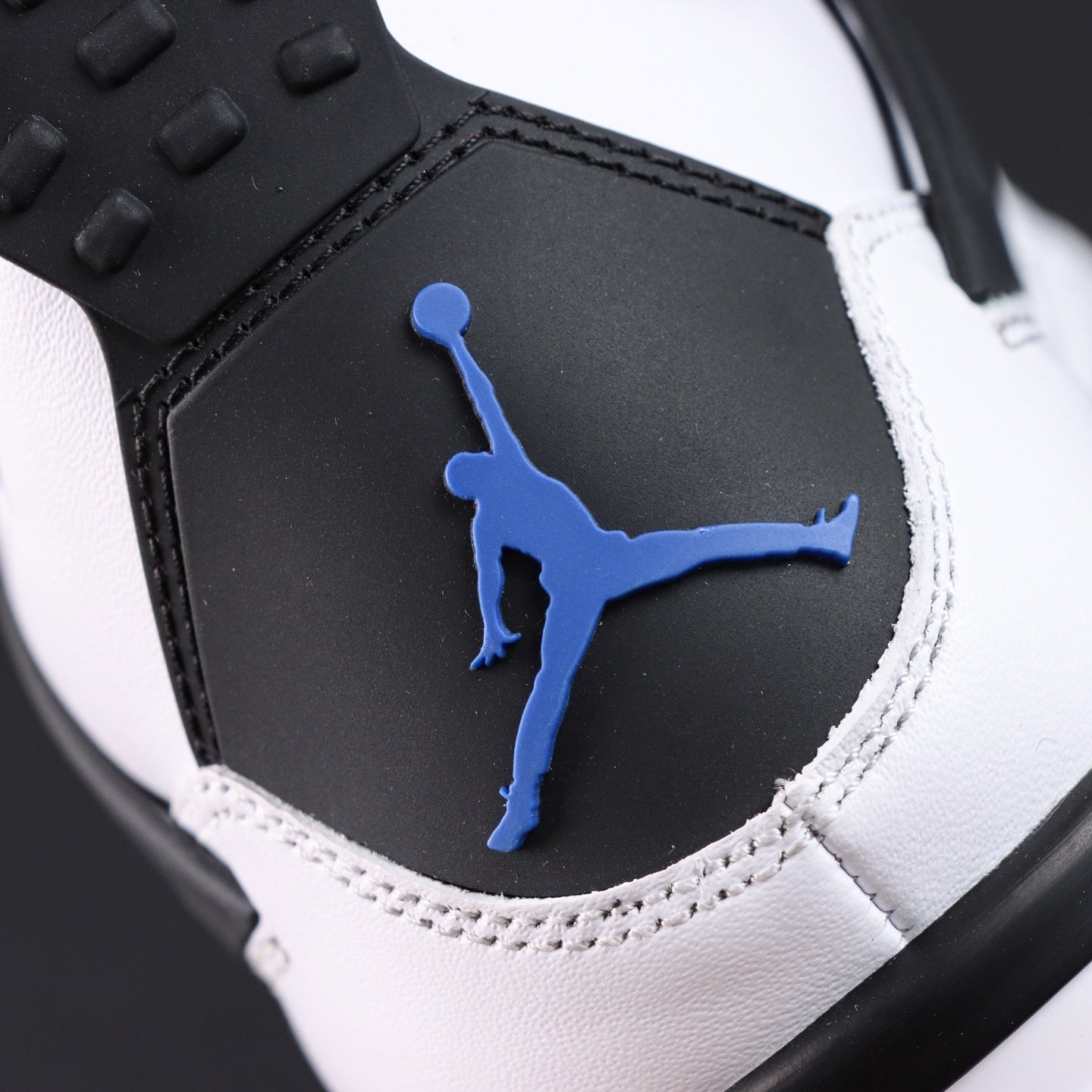 NIKE Air Jordan 4 Retro Motorsports