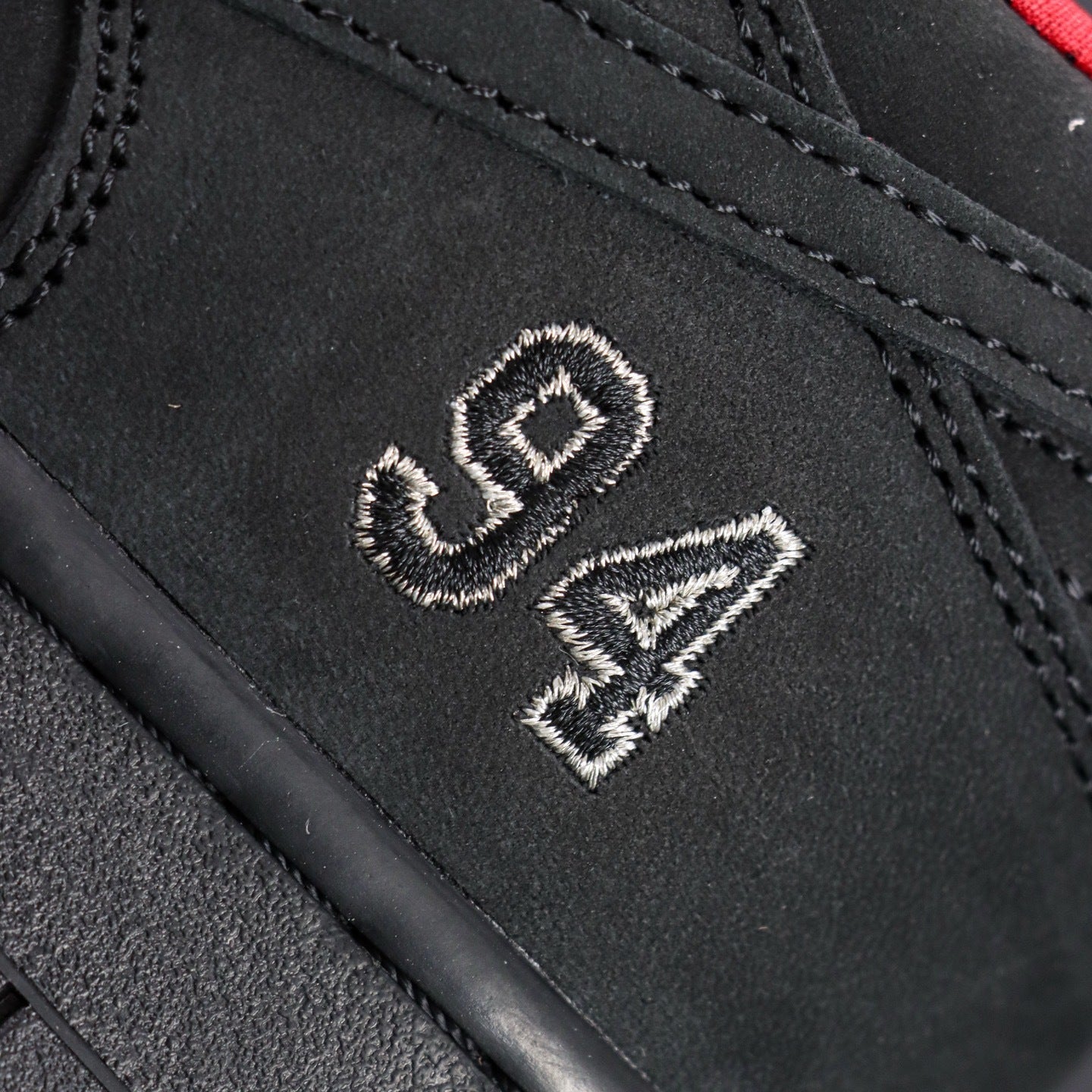 SUPREME X NIKE DUNK SB LOW