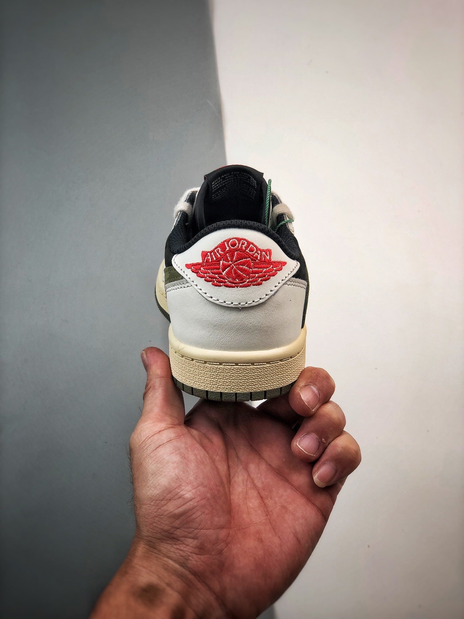 Children's TRAVIS SCOTT X NIKE AIR JORDAN 1 LOW OLIVE