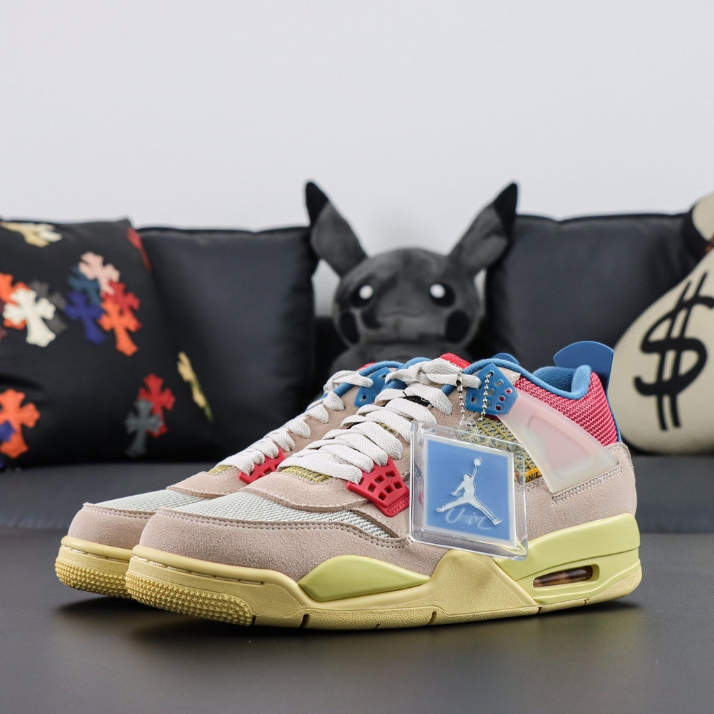 NIKE Air Jordan 4 X Union Guava Ice