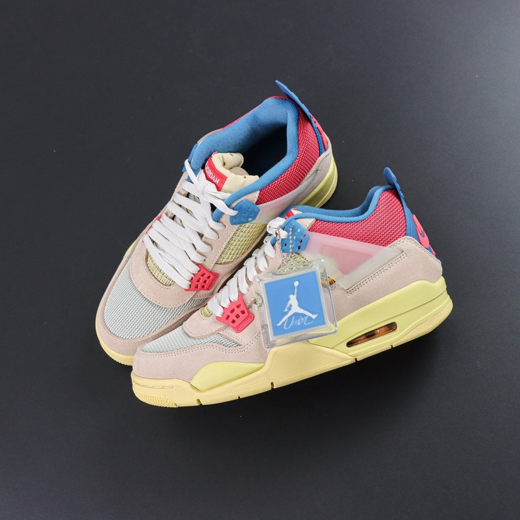 NIKE Air Jordan 4 X Union Guava Ice