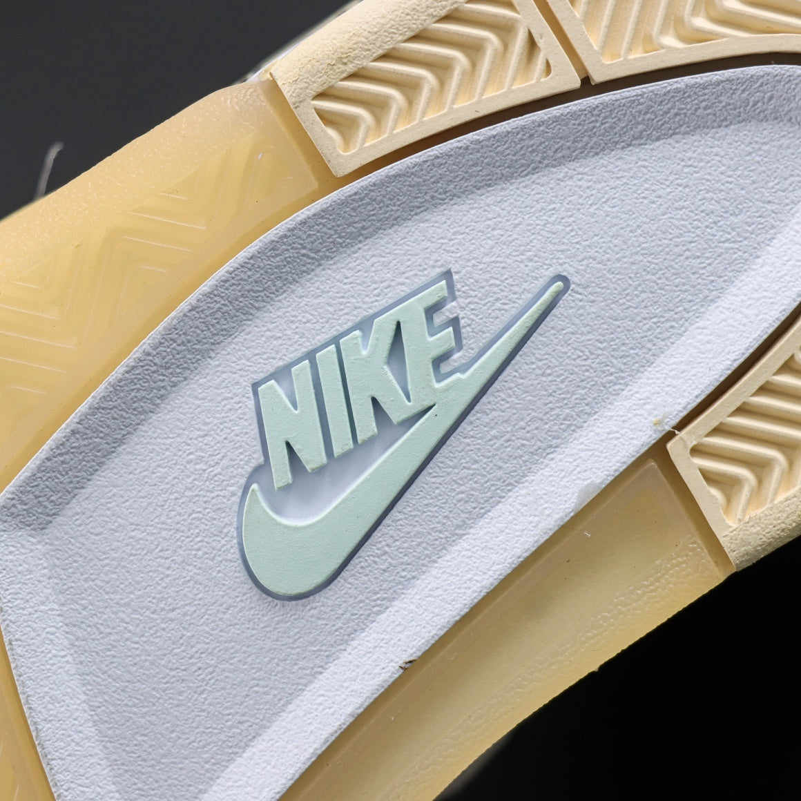 NIKE Air Jordan 4 X Off White