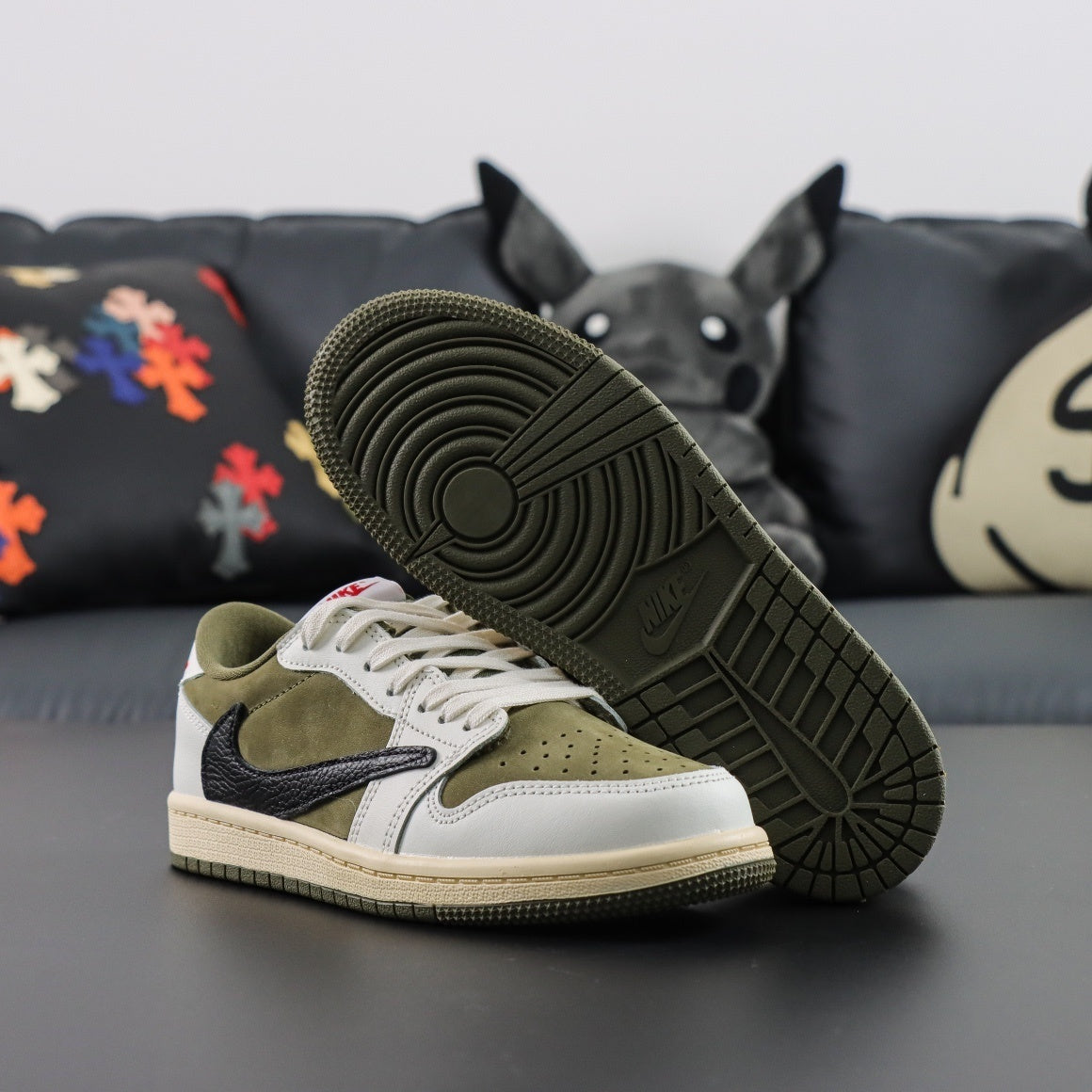 Children's TRAVIS SOCTT X NIKE AIR JORDAN 1 LOW MEDIUM OLIVE