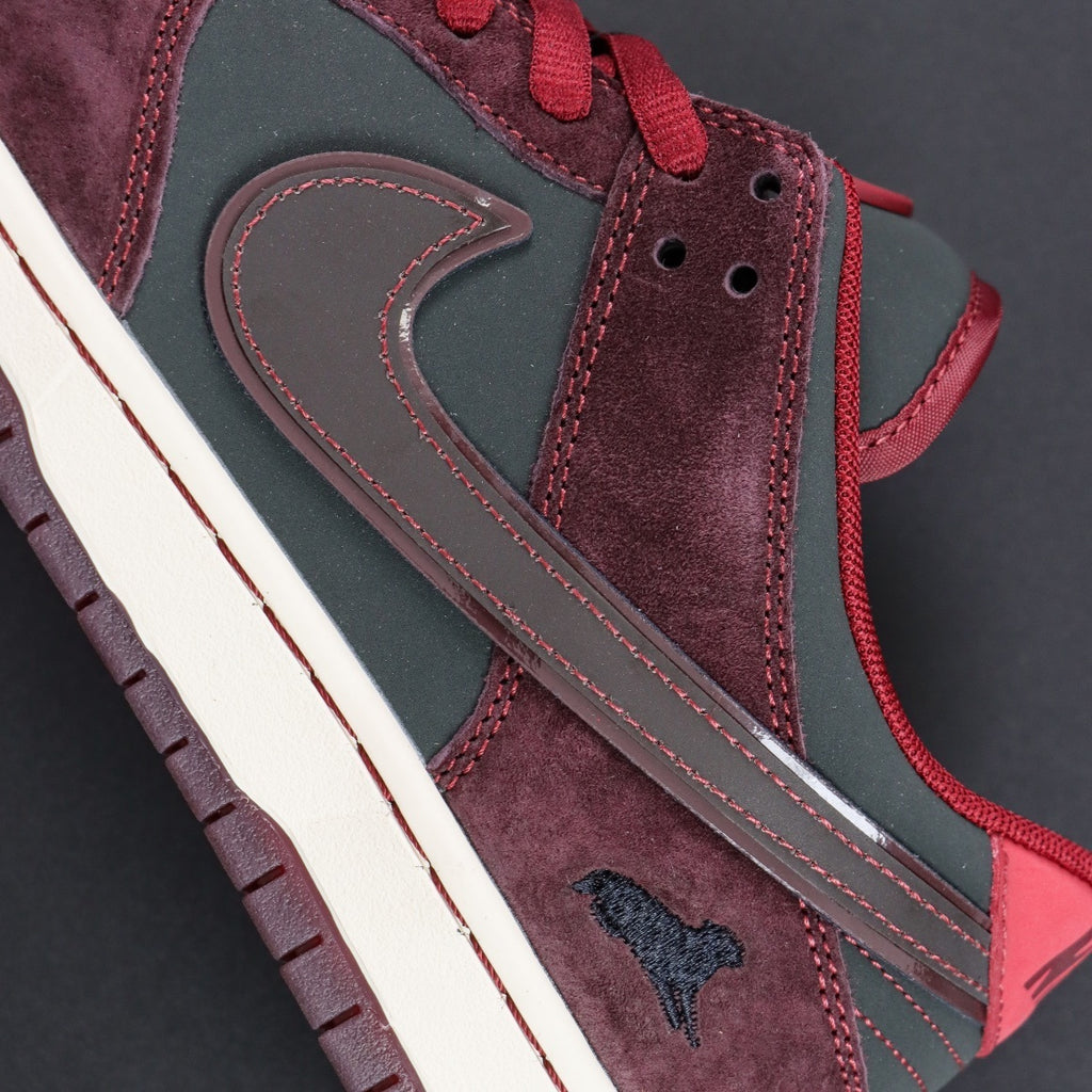 RIOT SKATESHOP X NIKE SB DUNK LOW
