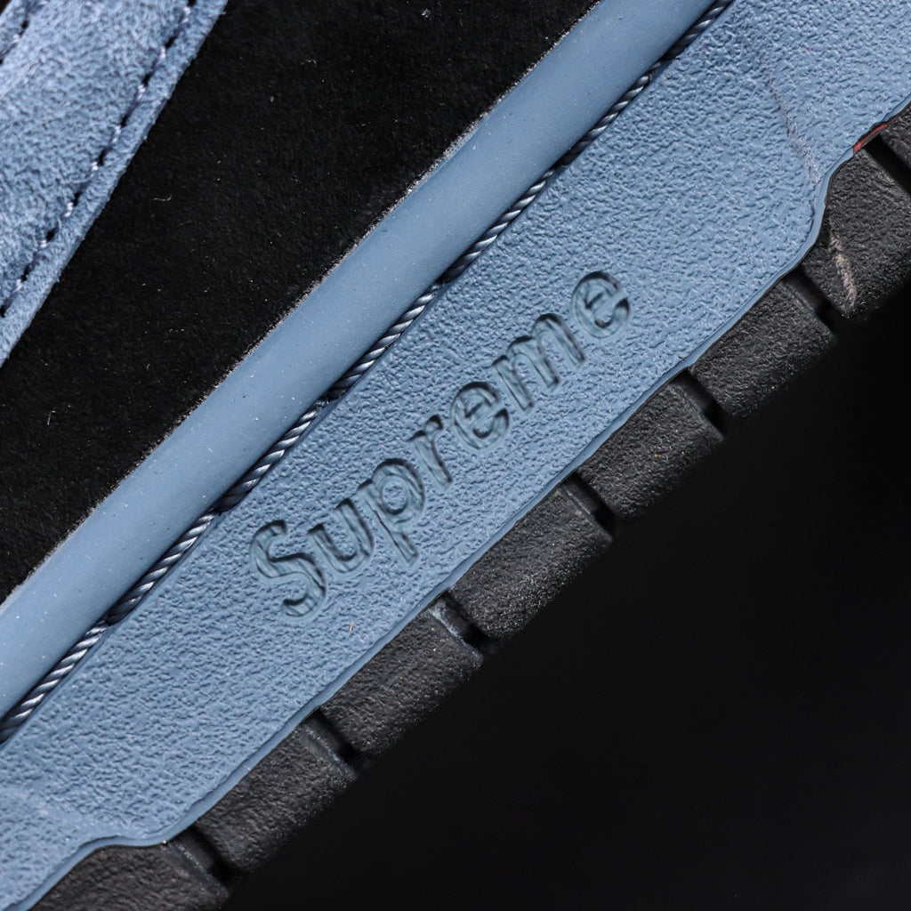 SUPREME X NIKE DUNK SB LOW