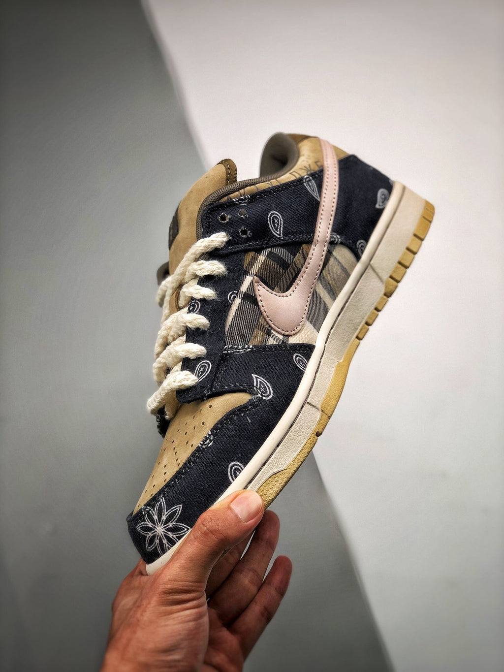 NIKE SB DUNK LOW x Travis Scott Jackboys