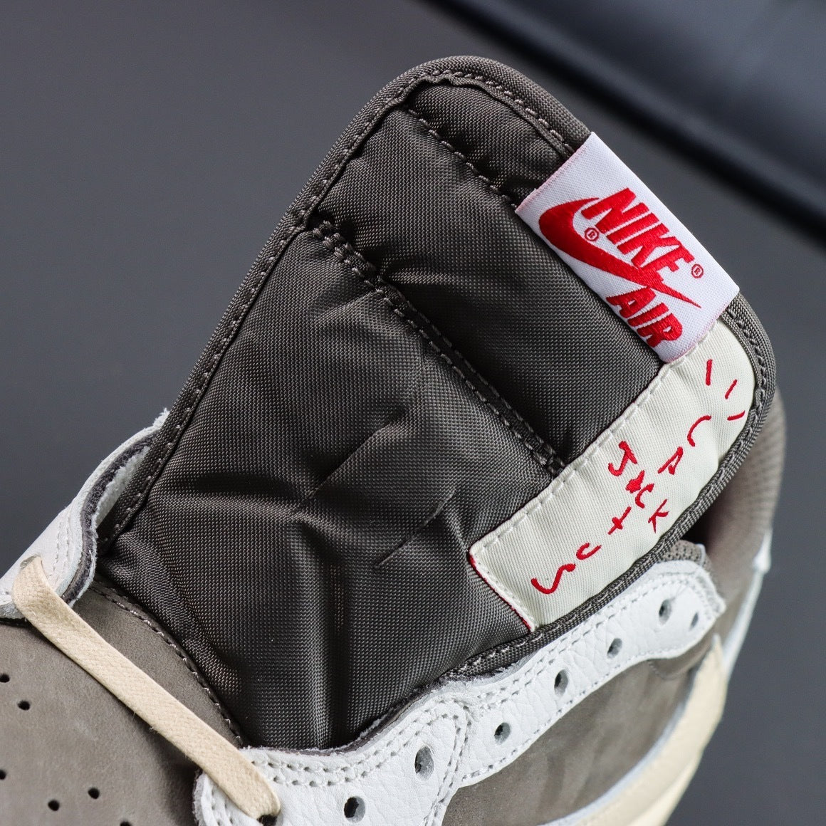 NIKE Air Jordan 1 Low Travis Scott Riverse Mocha