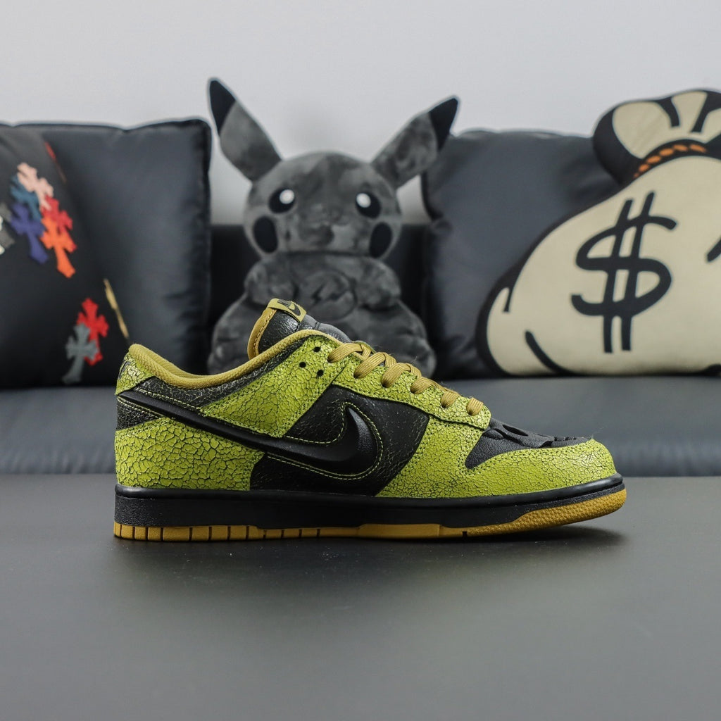 NIKE DUNK LOW HALLOWEEN